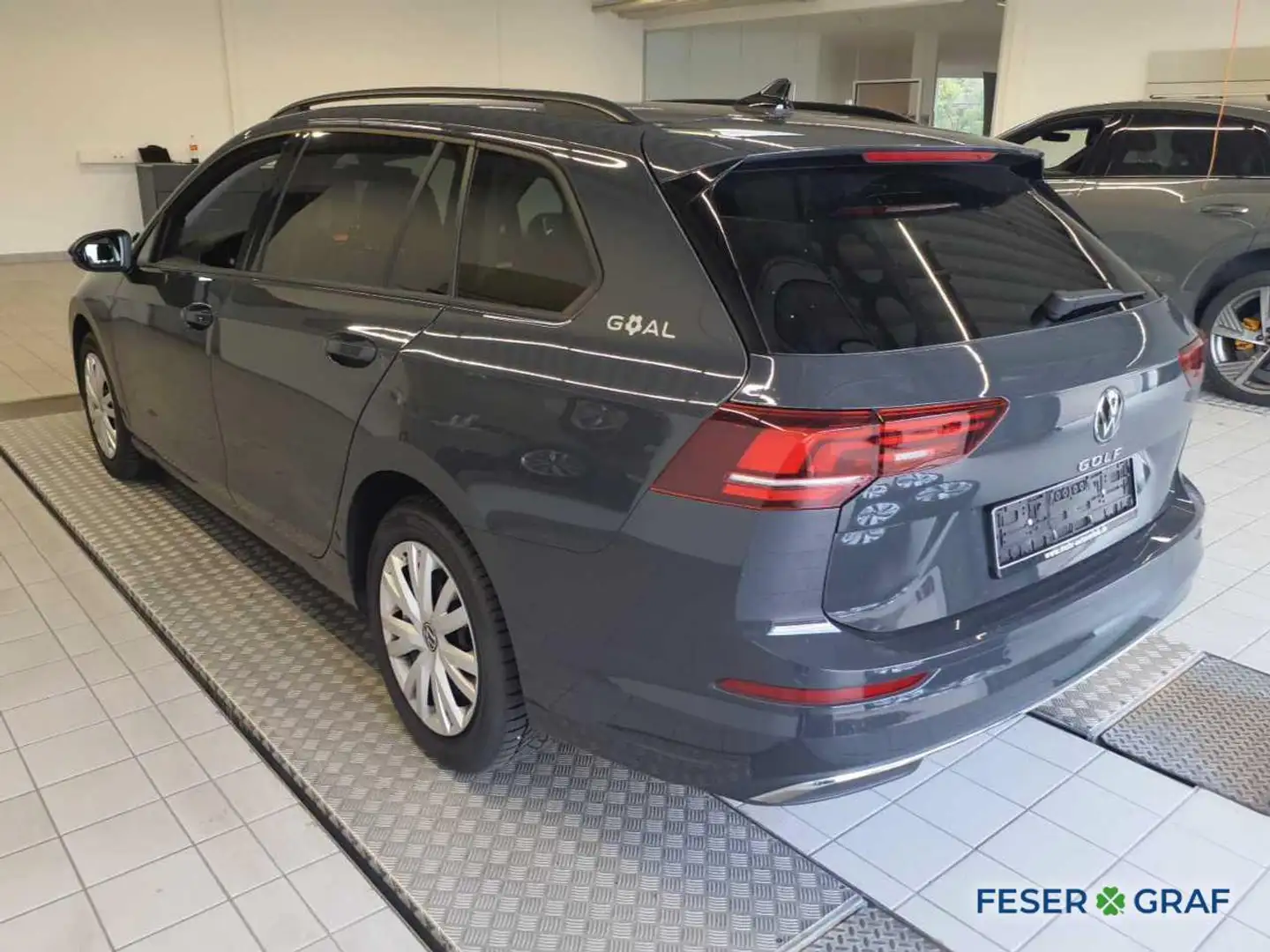 Volkswagen Golf VIII Variant GOAL 1.5 TSI 150PS Grau - 2