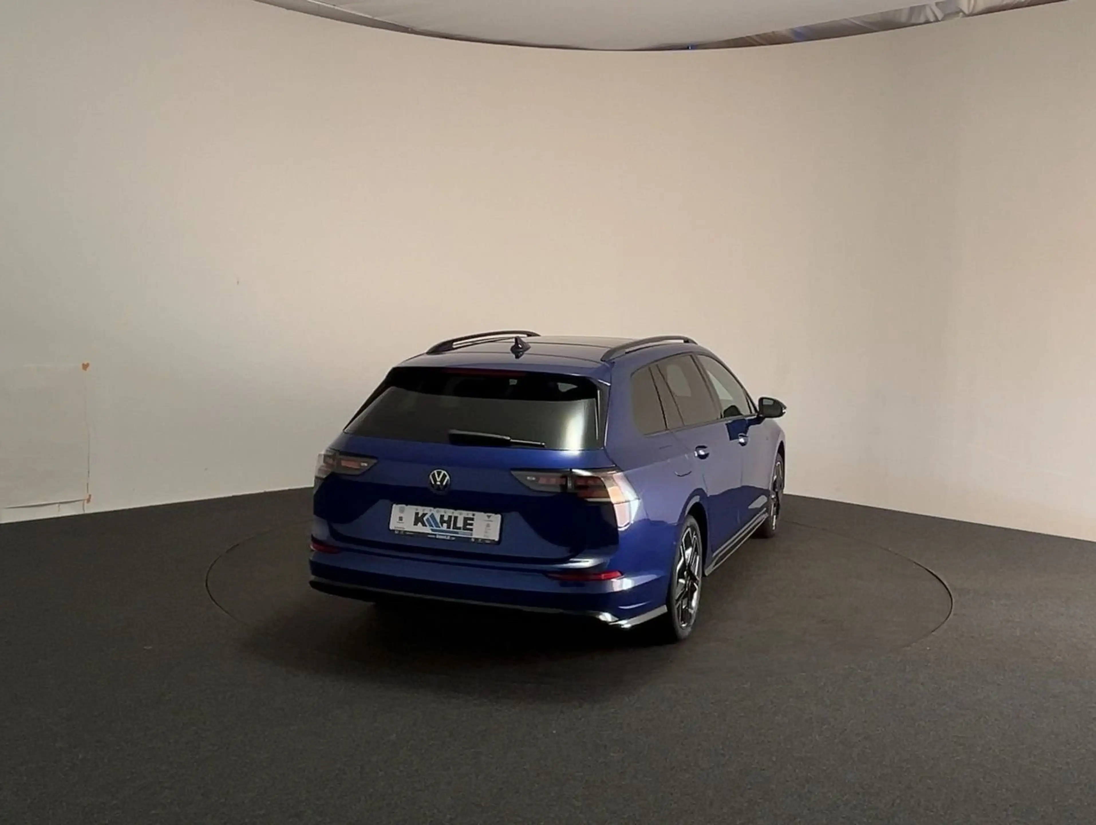 Volkswagen Golf Variant R-Line 2.0 l TDI DSG CarPlay Pano — photo 3