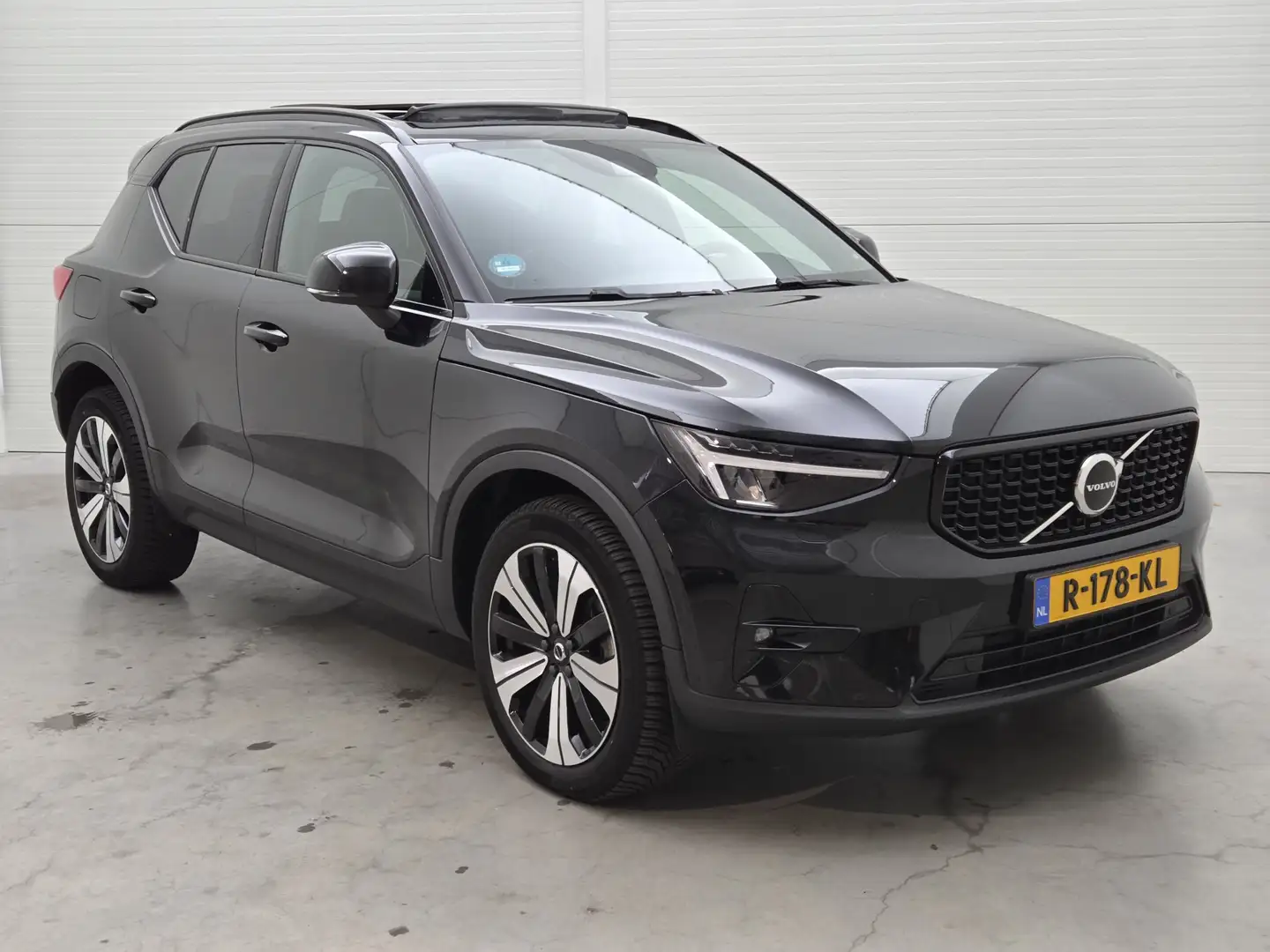 Volvo XC40 1.5 T5 Plug-in hybrid Ultimate Dark | Panoramadak Zwart - 2
