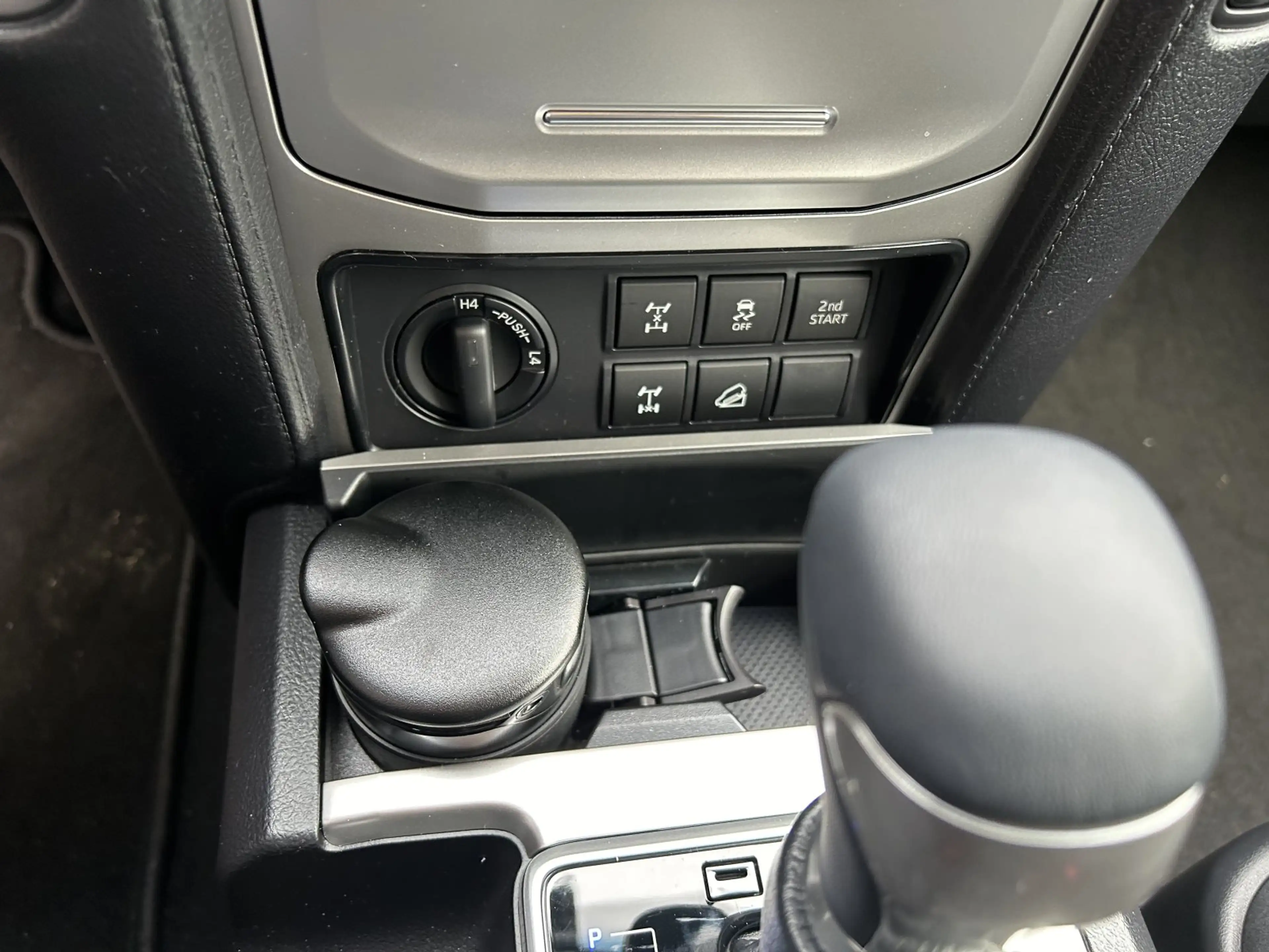 Toyota Land Cruiser AHK 3.5to LED Kamera — photo 8