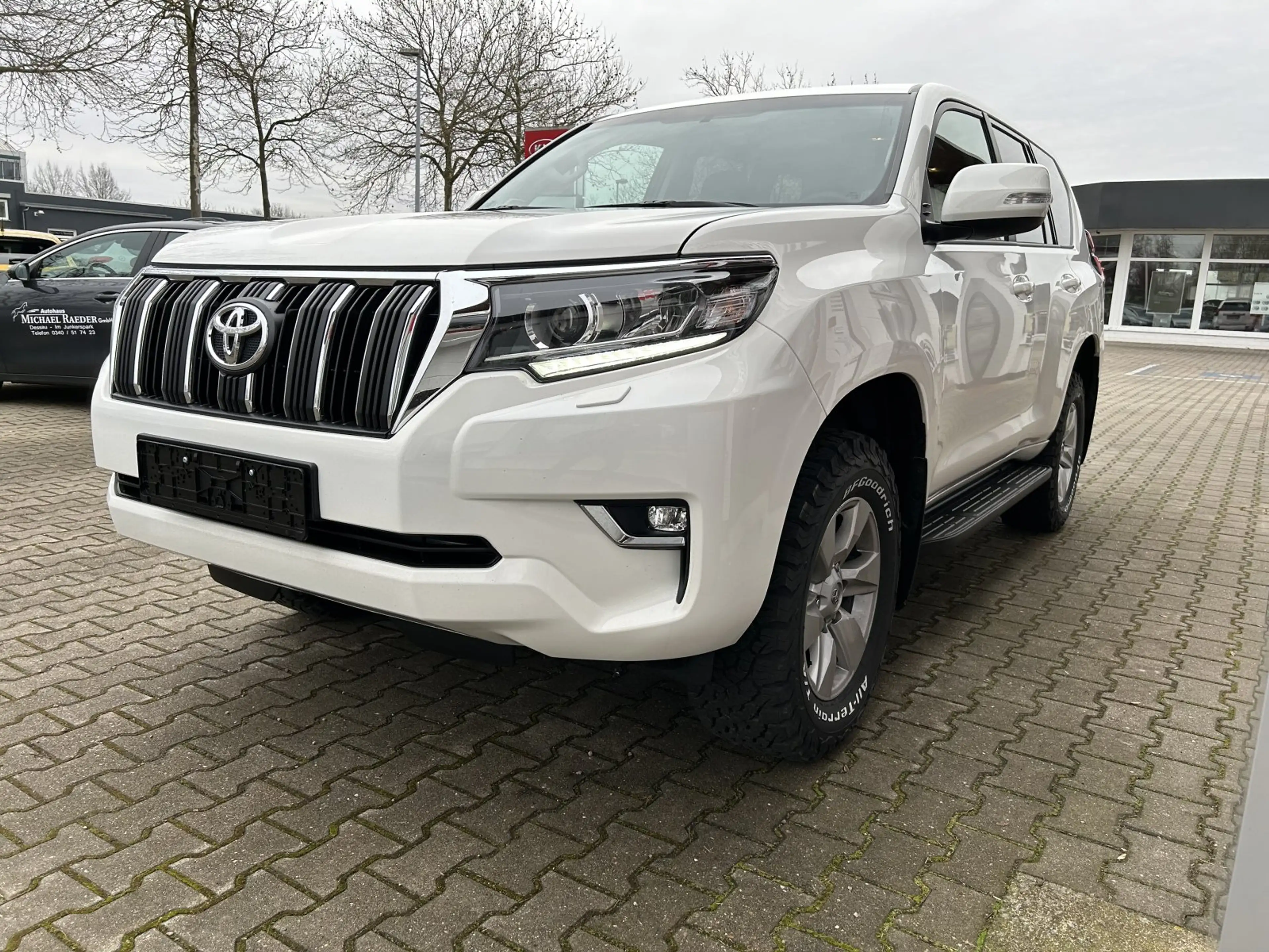 Toyota Land Cruiser AHK 3.5to LED Kamera — photo 2