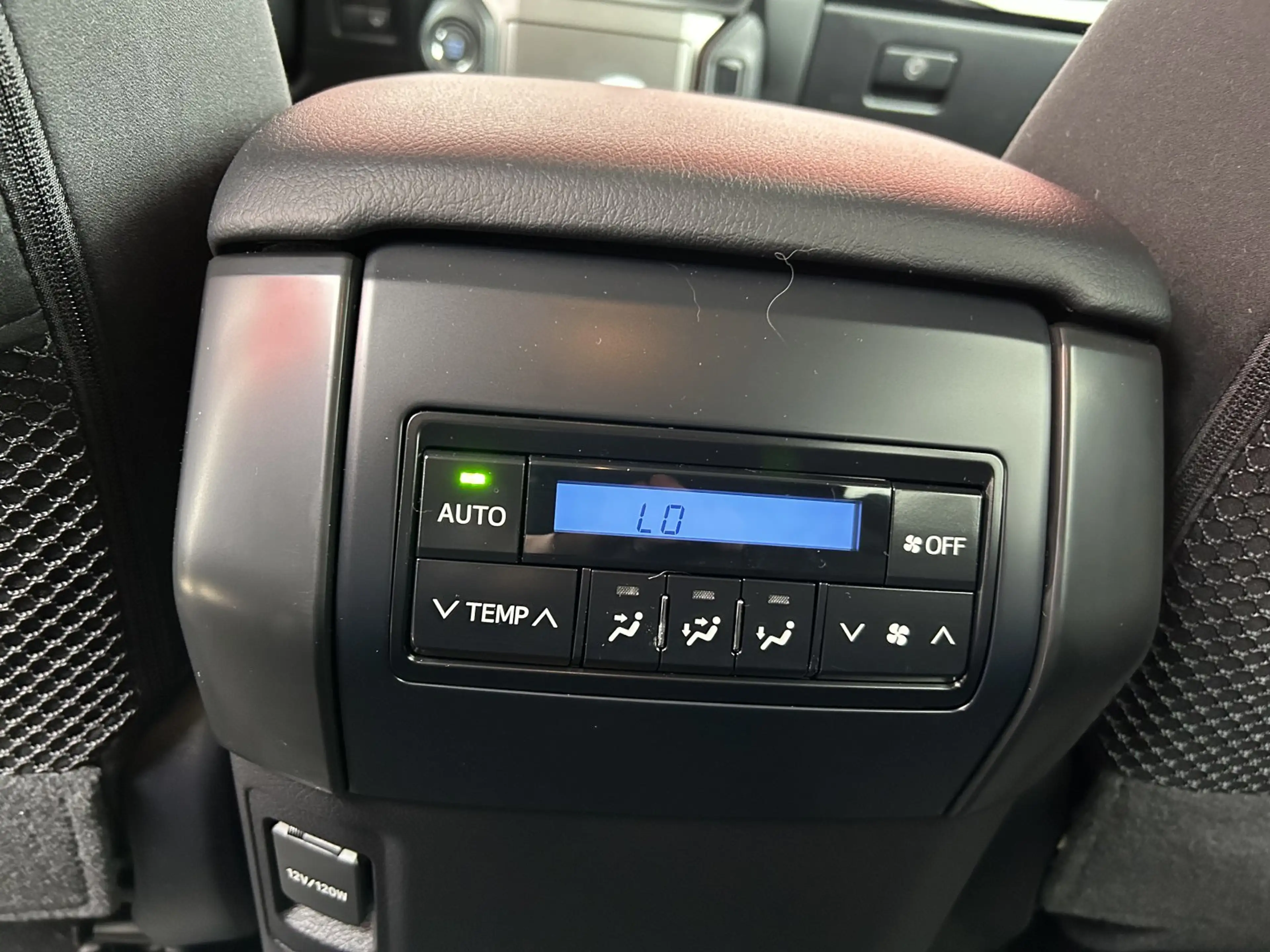 Toyota Land Cruiser AHK 3.5to LED Kamera — photo 6