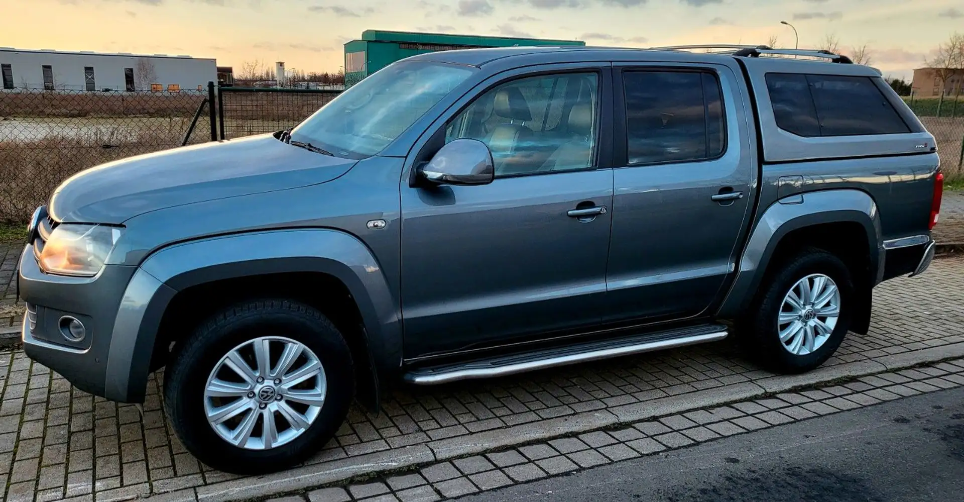 Volkswagen Amarok *Leder*Hardtop*4 Motion*DoubleCab*AHK*Navi Gris - 1