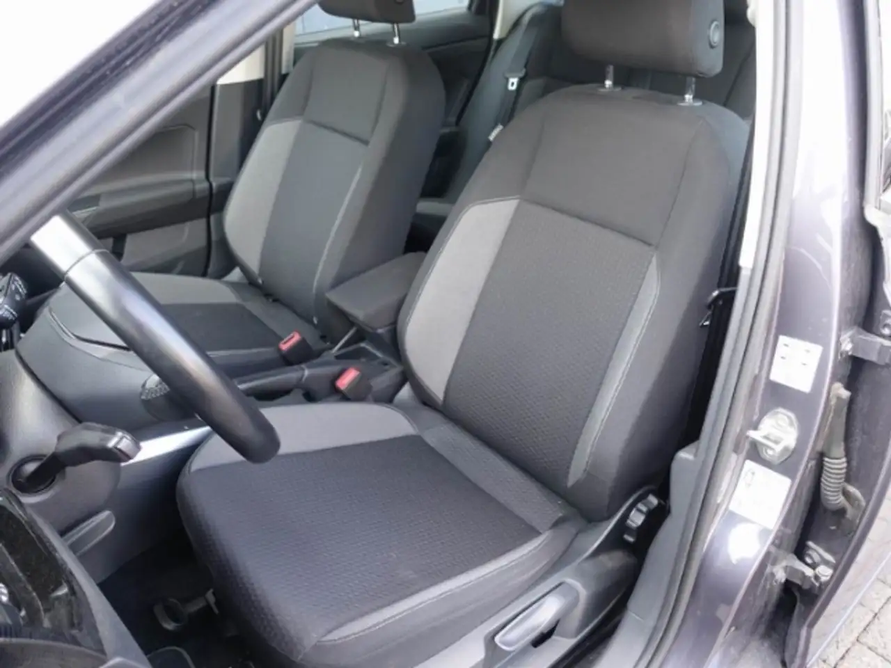 Volkswagen Taigo 1.0 TSI Life LED NAVI PDC SHZ 3