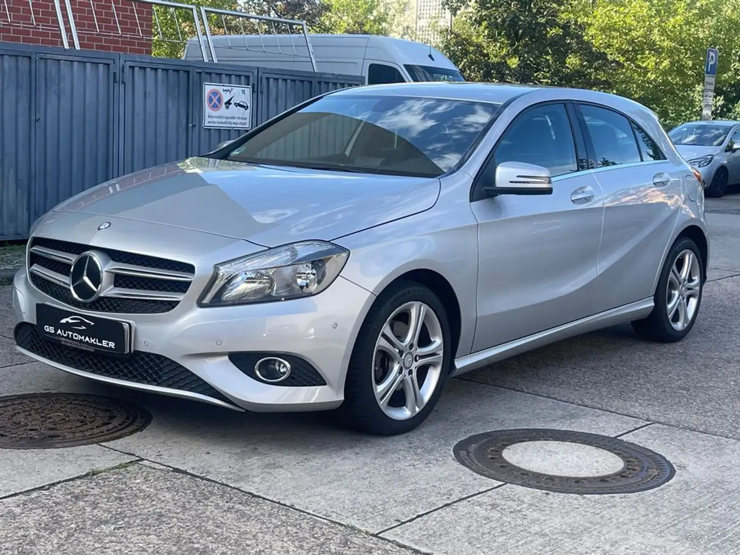 Mercedes-Benz A 180 A -Klasse A 180 Automatik PDC Argent - 2