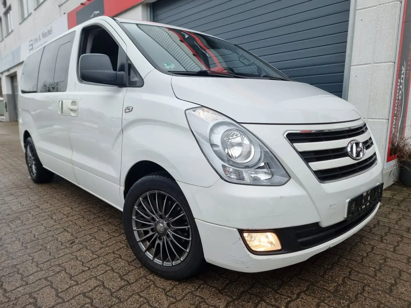 Hyundai H-1 Travel 2.5 Comfort /8-Sitze/Leder/Navi/AHK Weiß - 1