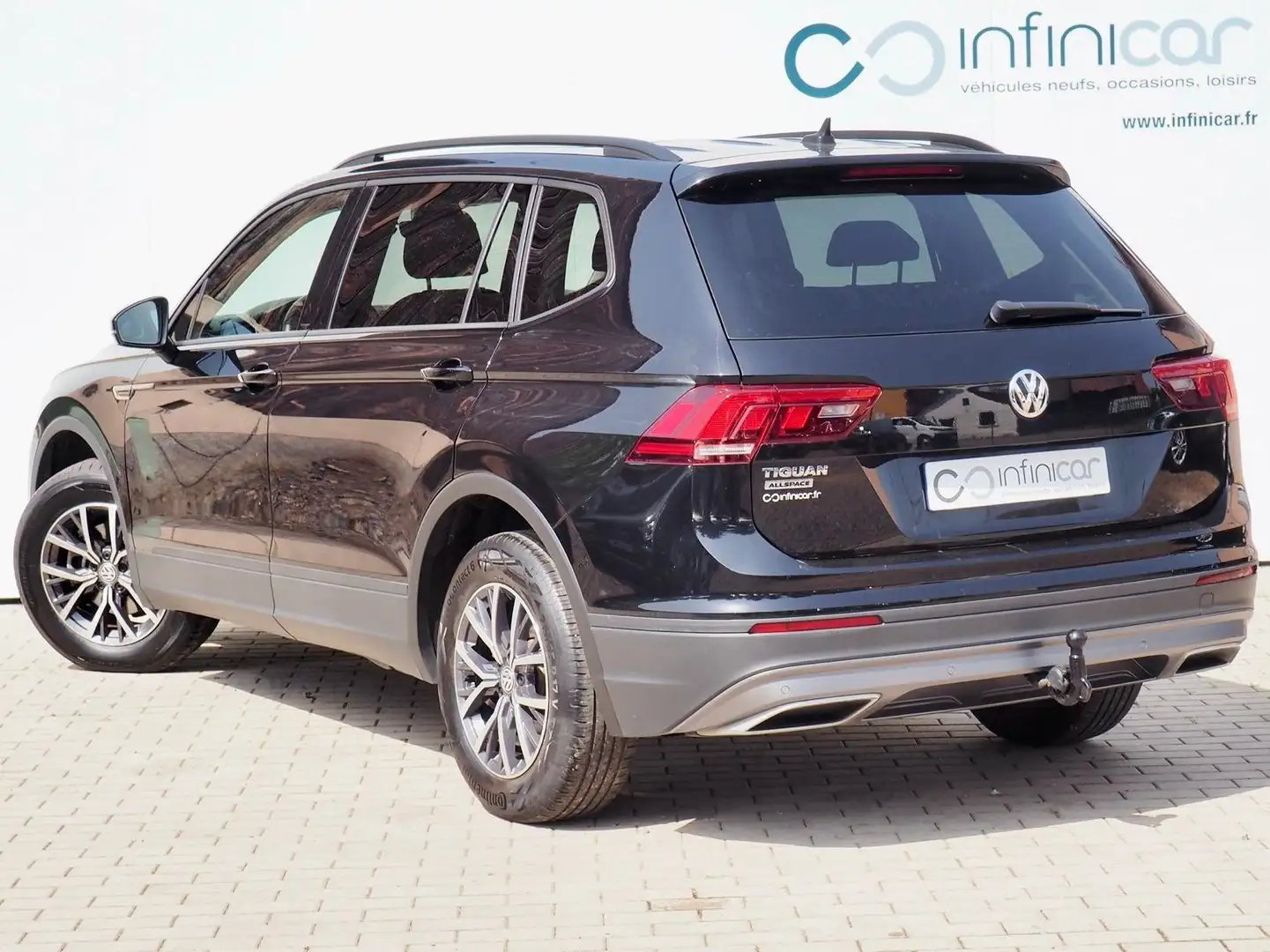 Volkswagen Tiguan Allspace TSI 150 Confortline Business + Toit pano + Attel. Noir - 2