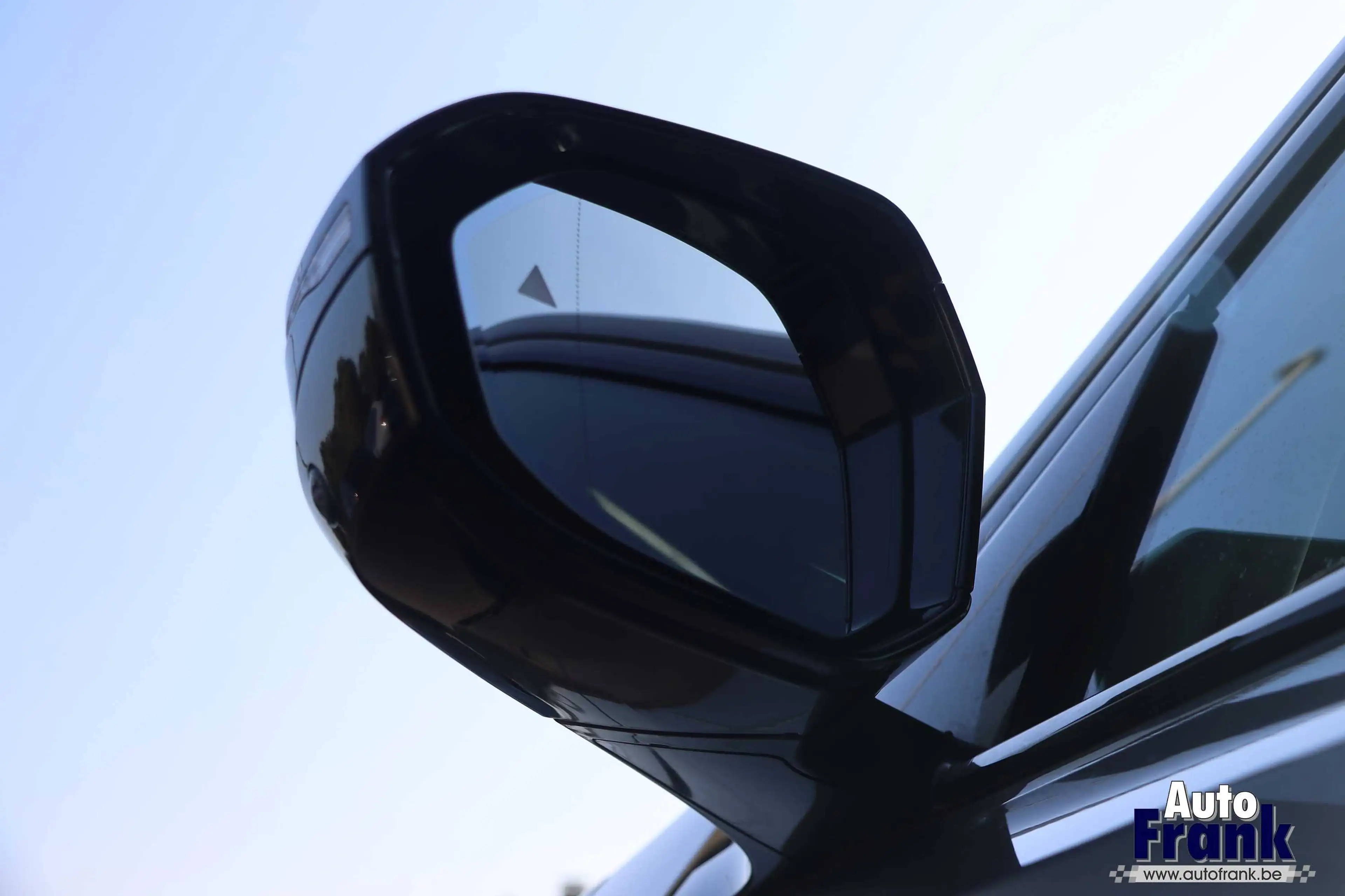 BMW i5 M60 / TOURING / PANO / INTGR STR / DRIV +PARK PRO / B&W / HUD — photo 11