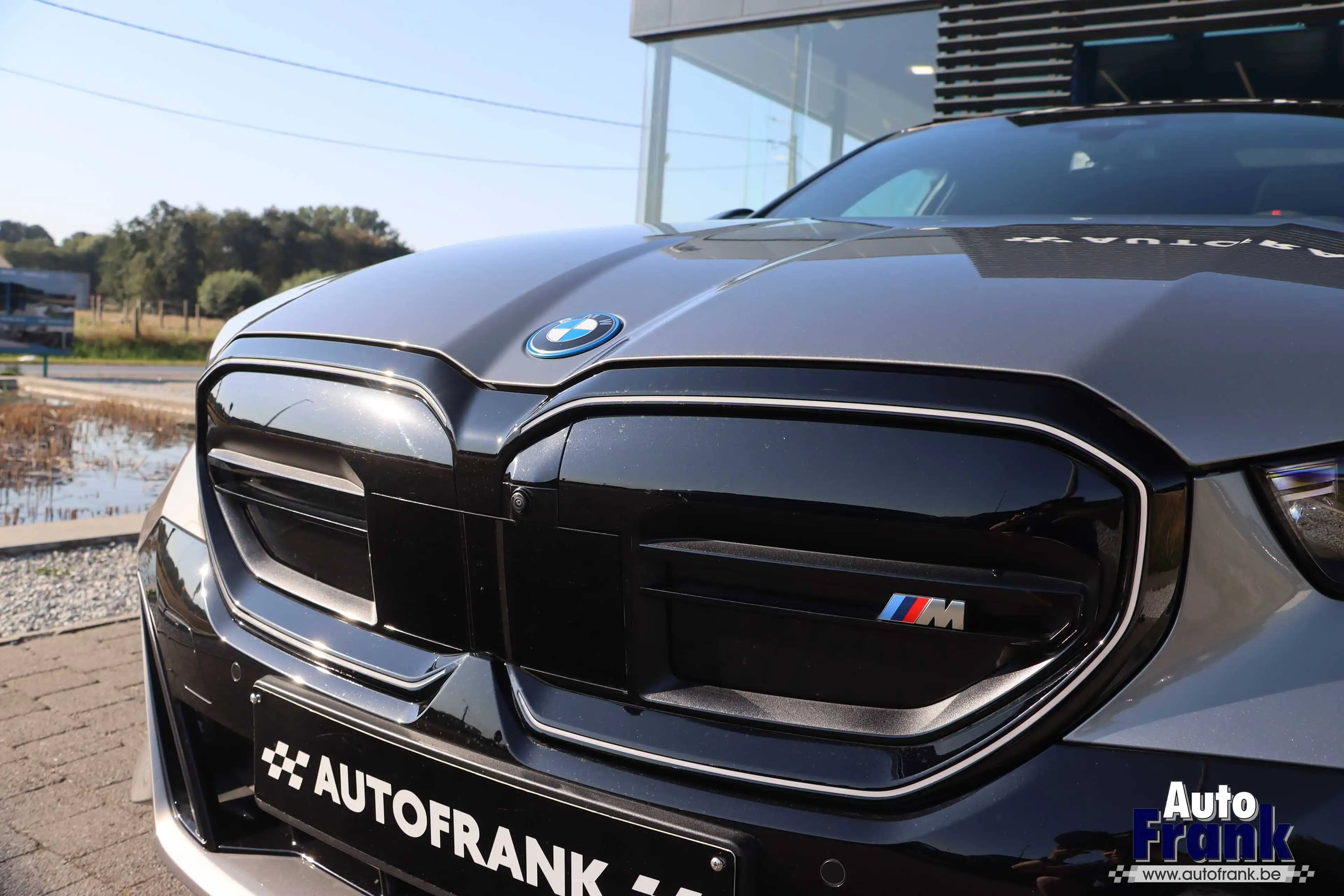 BMW i5 M60 / TOURING / PANO / INTGR STR / DRIV +PARK PRO / B&W / HUD — photo 10