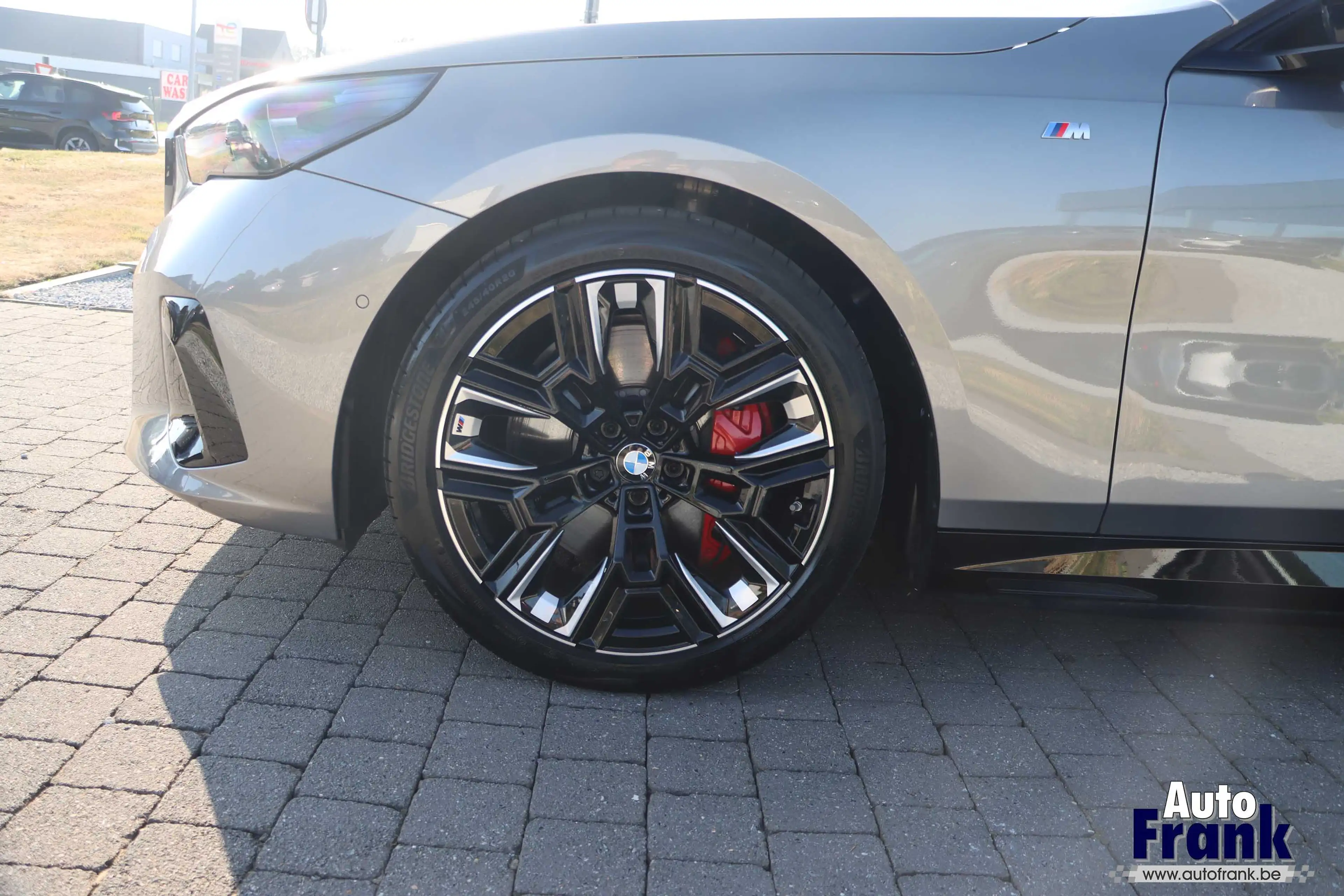 BMW i5 M60 / TOURING / PANO / INTGR STR / DRIV +PARK PRO / B&W / HUD — photo 4