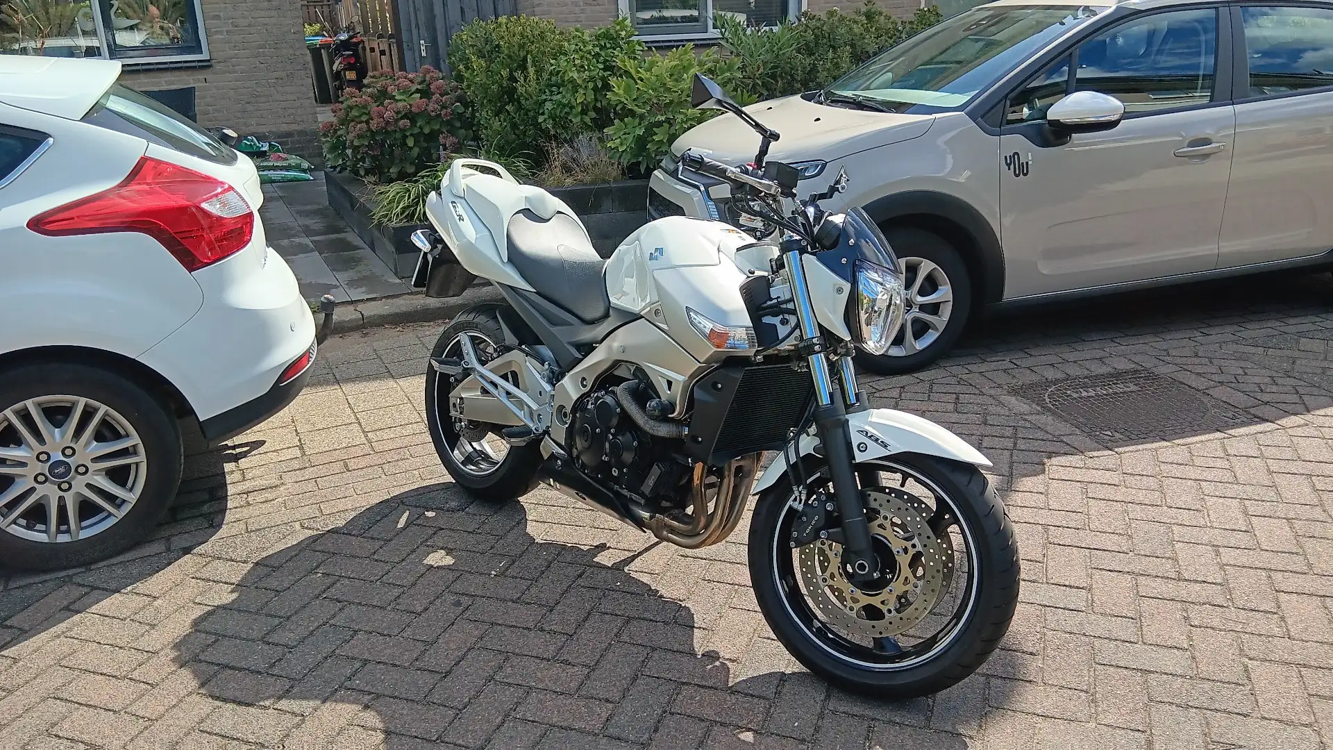Suzuki GSR 600 Suzuki gsr 600A ABS 2010 Wit - 1