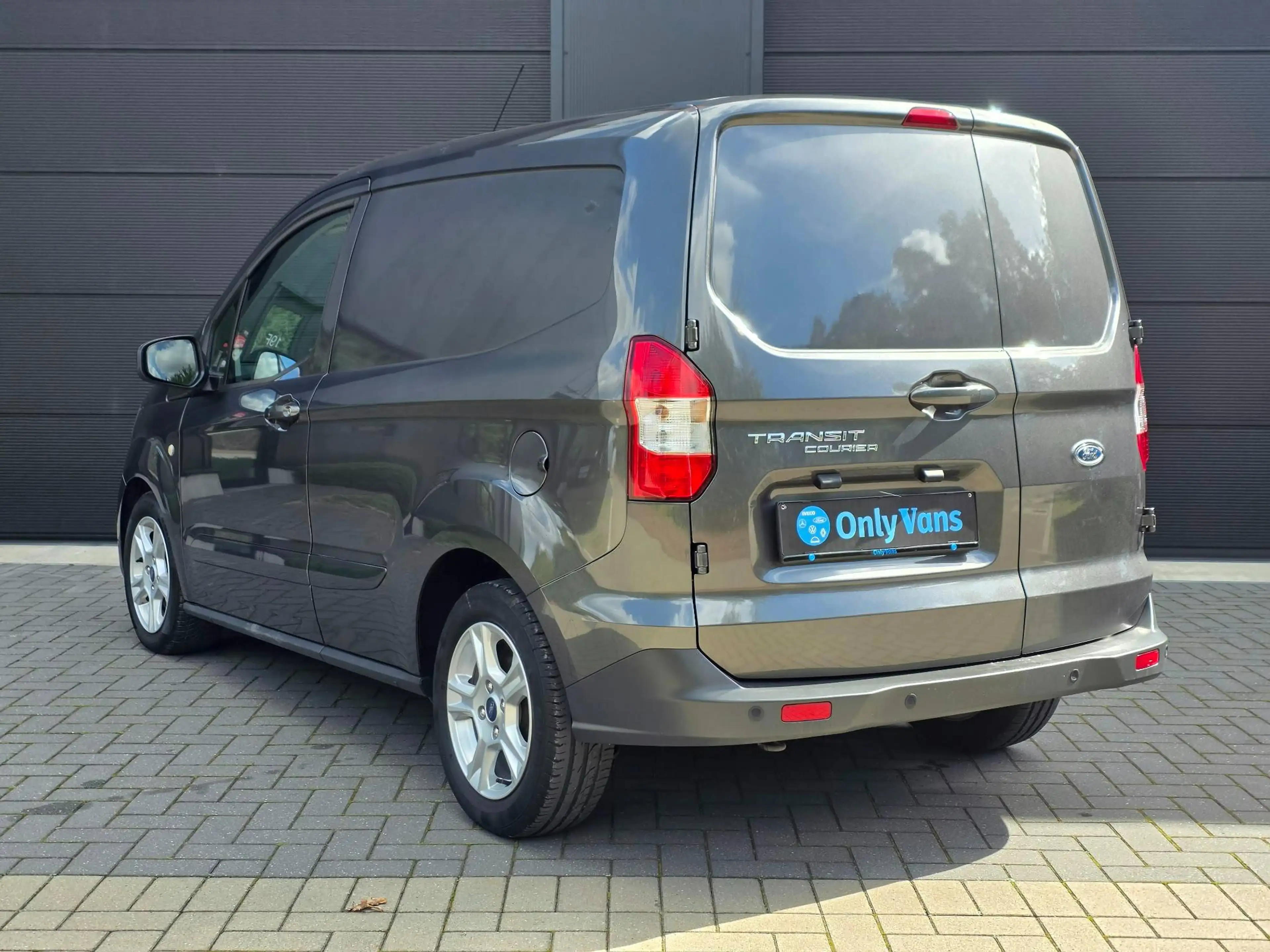 Ford Courier 1.0 benzine / Lichte vracht / Aut. airco / Btw aftrekbaar — photo 5