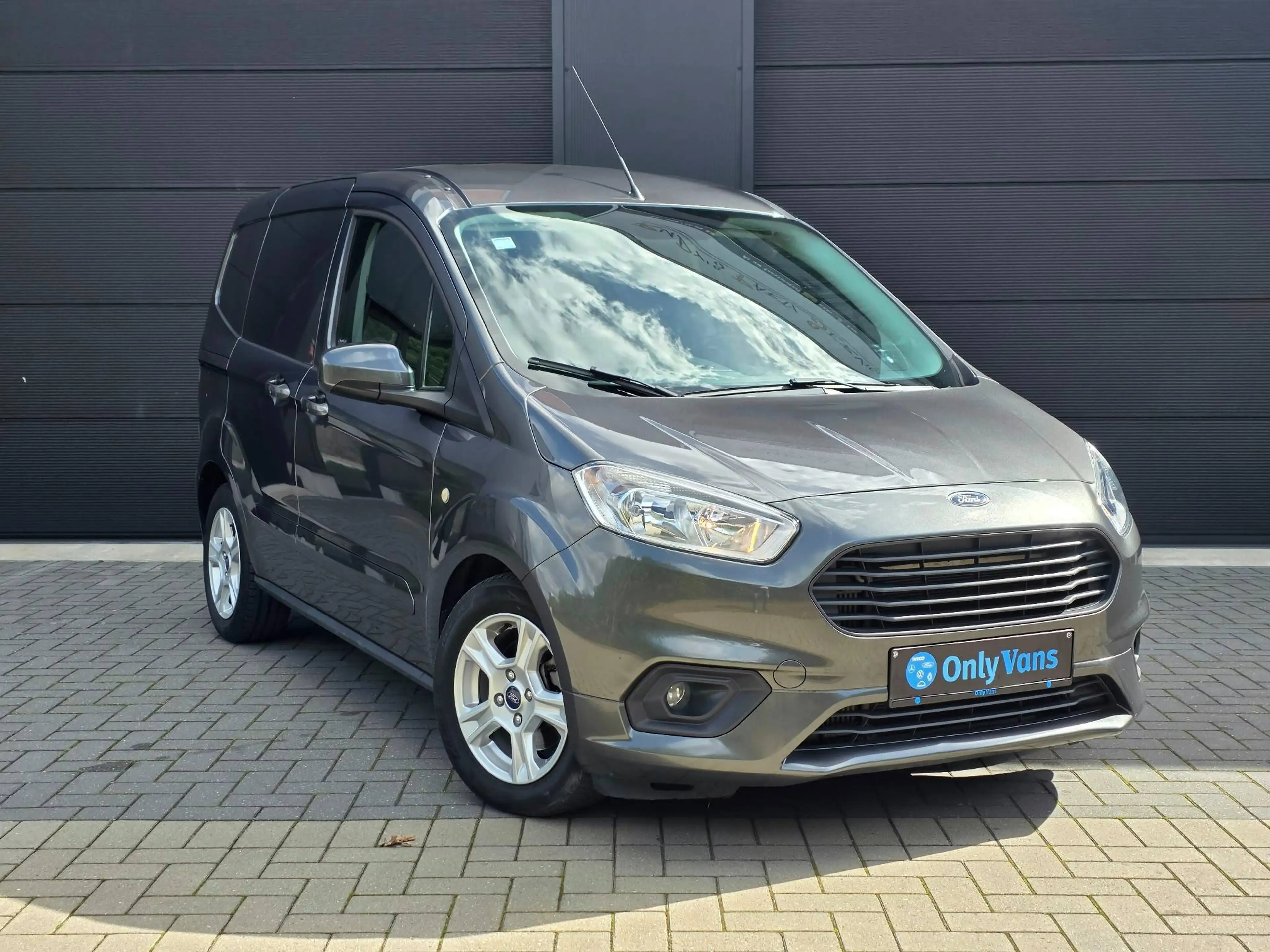 Ford Courier 1.0 benzine / Lichte vracht / Aut. airco / Btw aftrekbaar — photo 2