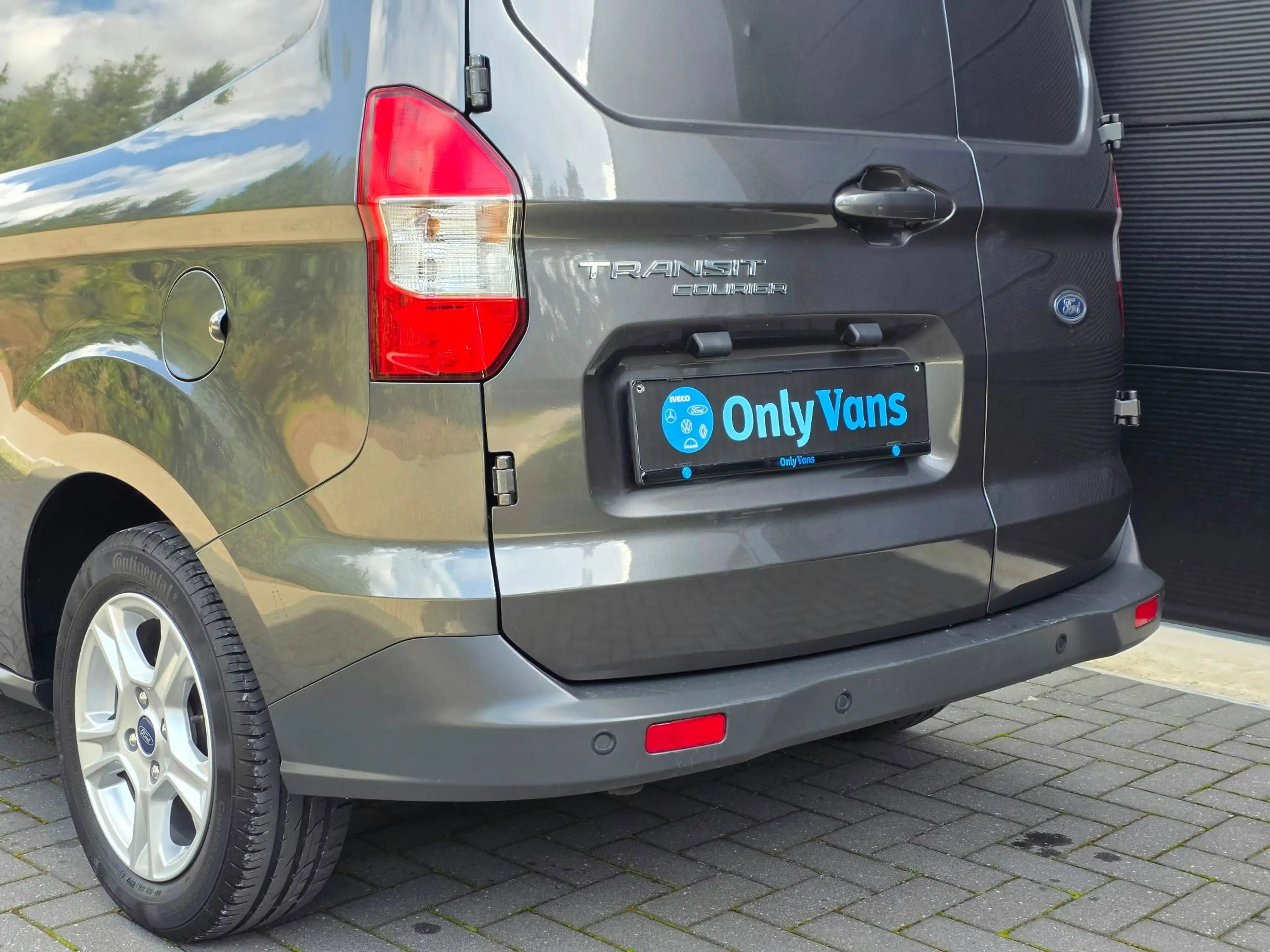Ford Courier 1.0 benzine / Lichte vracht / Aut. airco / Btw aftrekbaar — photo 9
