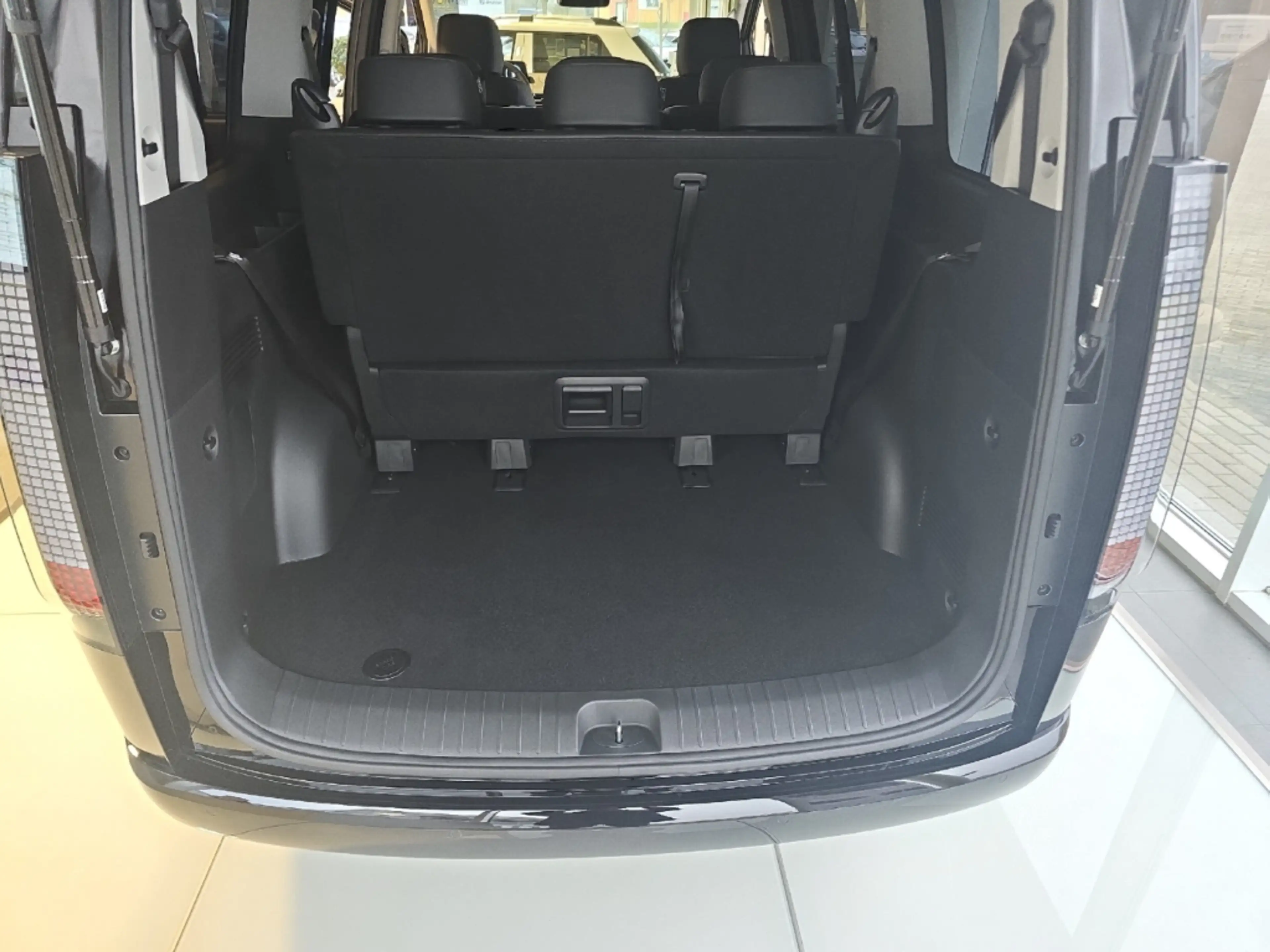 Hyundai STARIA Prime Hybrid 2WD HEV 9-Sitzer (MY25) 1.6 T-GDI (22 — photo 8