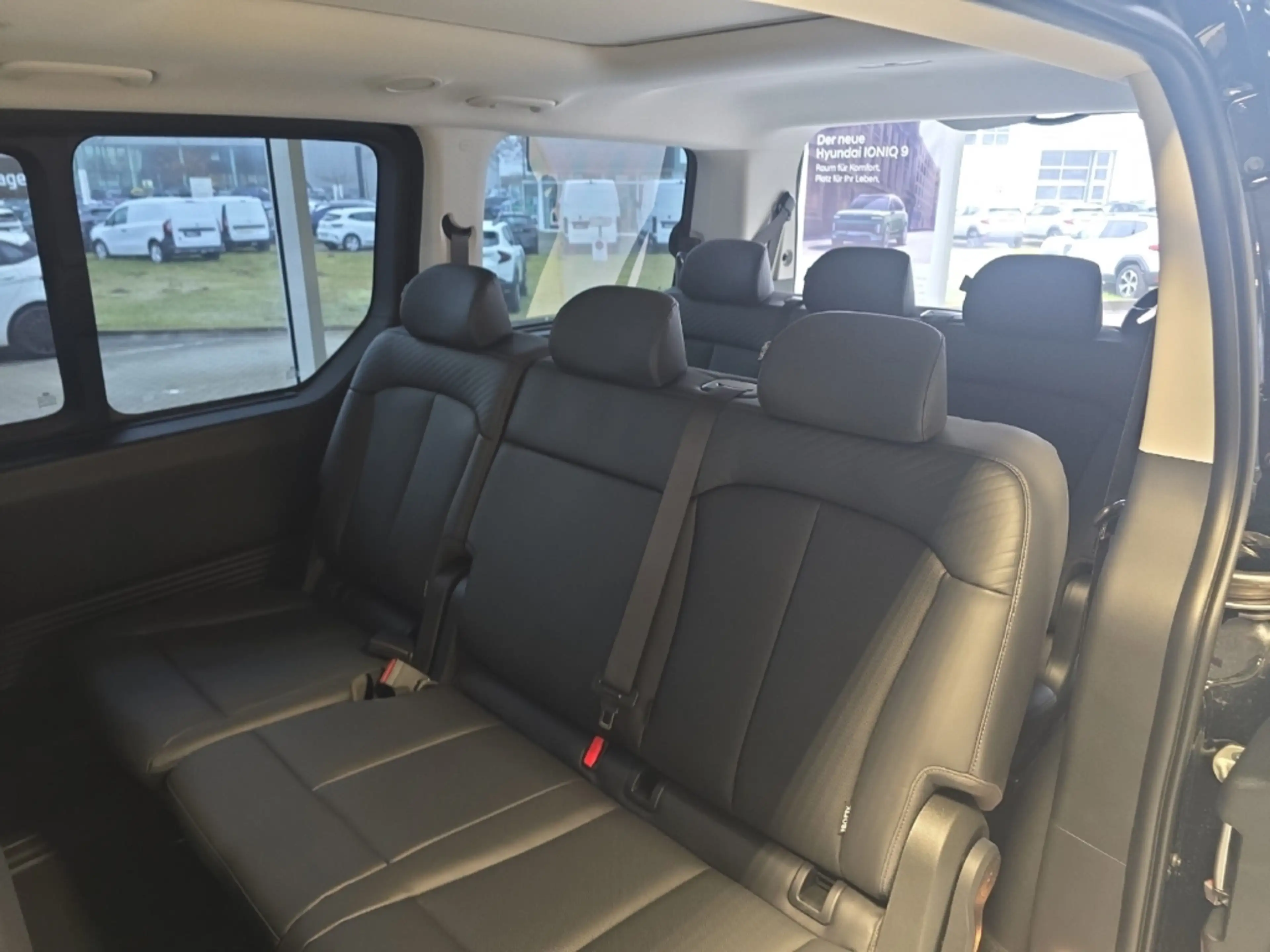Hyundai STARIA Prime Hybrid 2WD HEV 9-Sitzer (MY25) 1.6 T-GDI (22 — photo 9