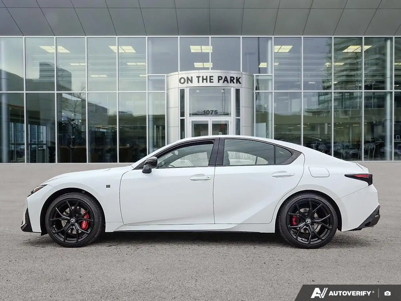 Lexus IS снимка Lexus IS