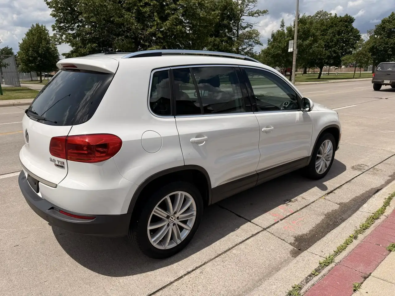 Volkswagen Tiguan снимка Volkswagen Tiguan