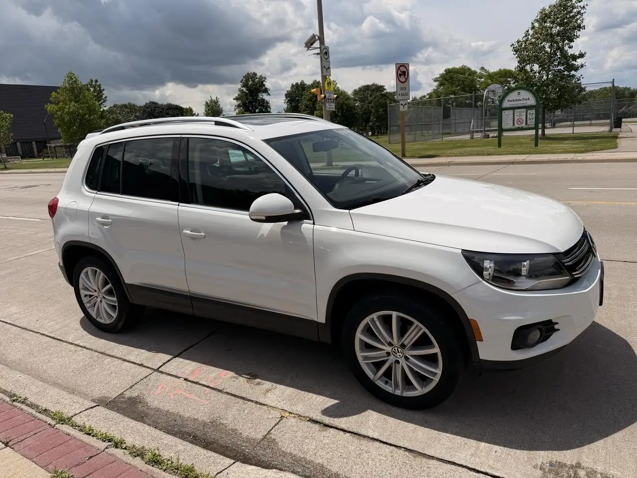Volkswagen Tiguan снимка Volkswagen Tiguan