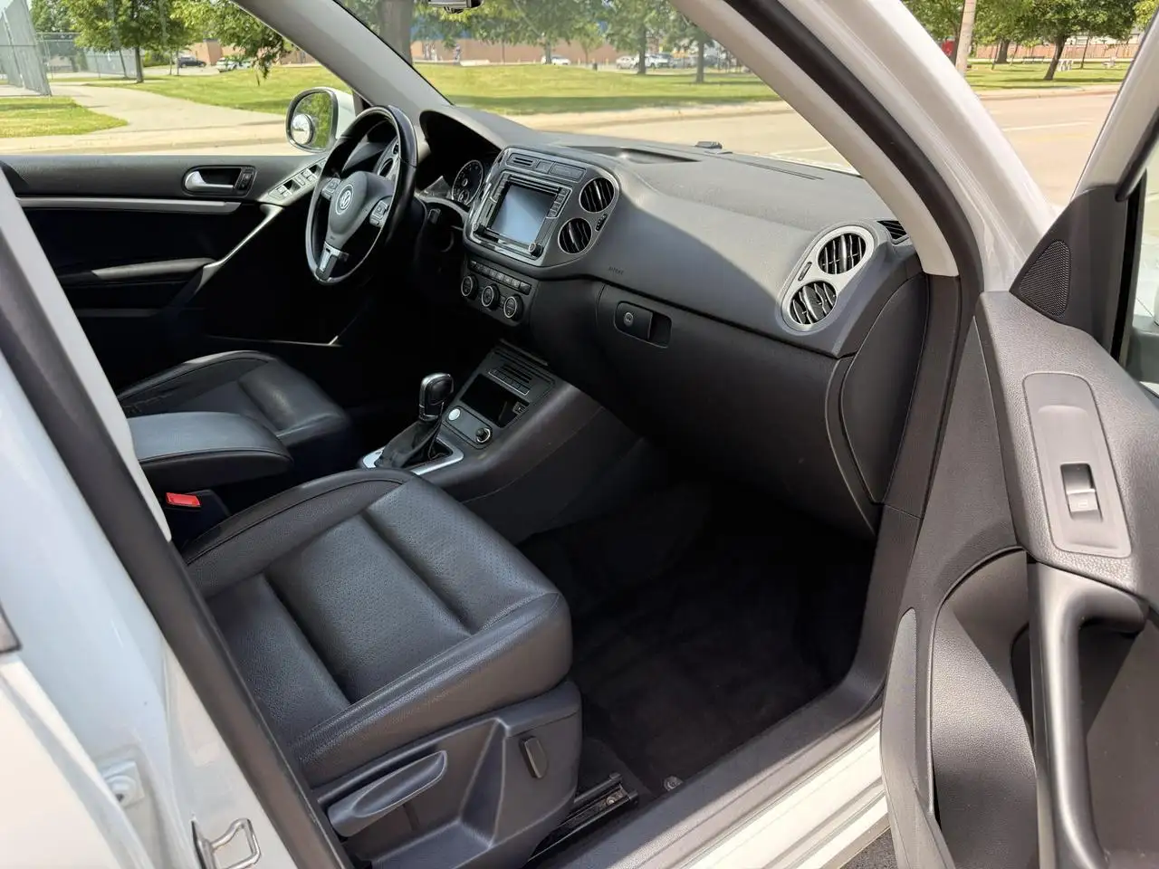 Volkswagen Tiguan снимка Volkswagen Tiguan