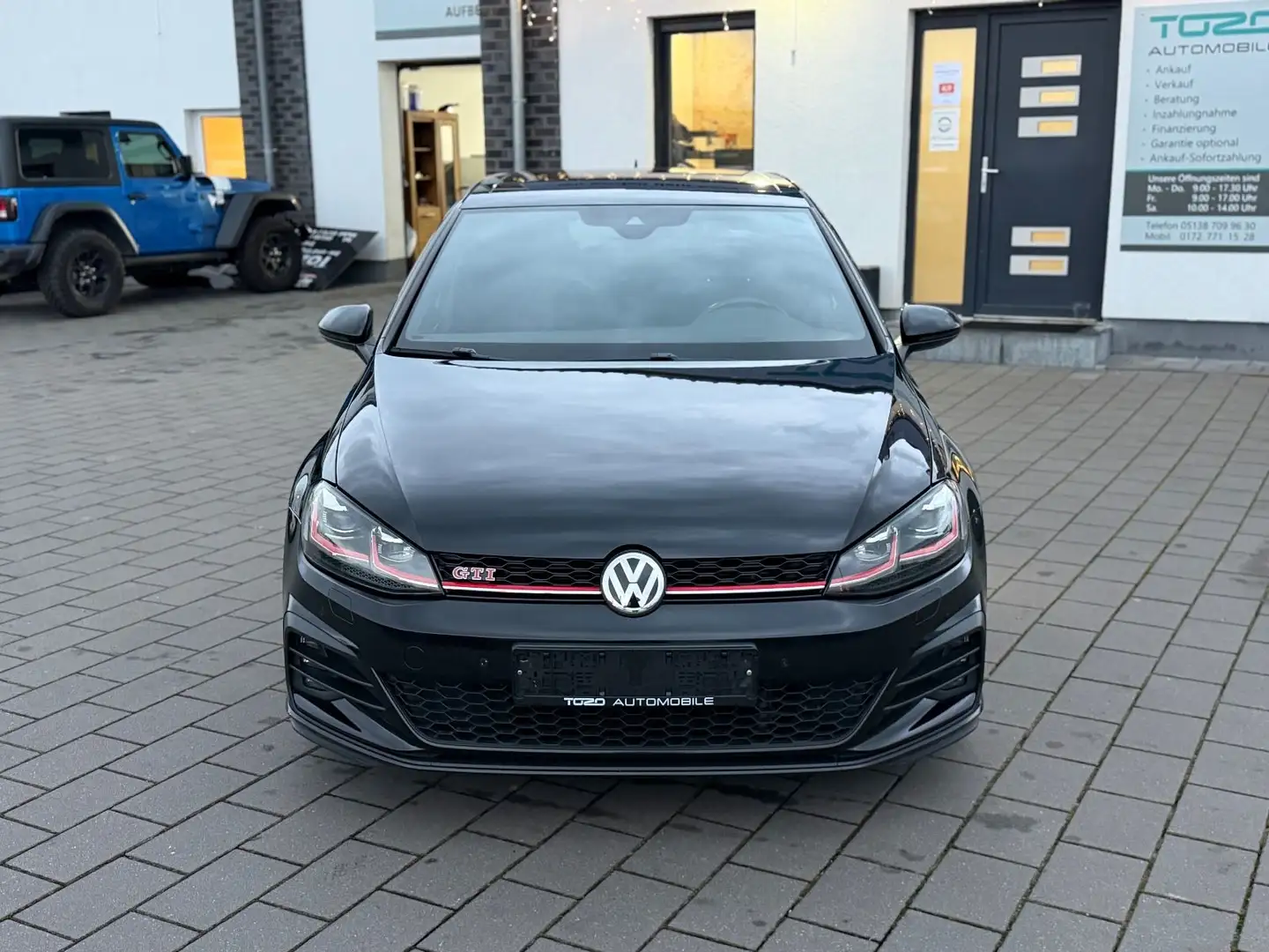 Volkswagen Golf GTI Performance*PANO*LED*NAVI*AHK*DYNAUDIO* Schwarz - 2