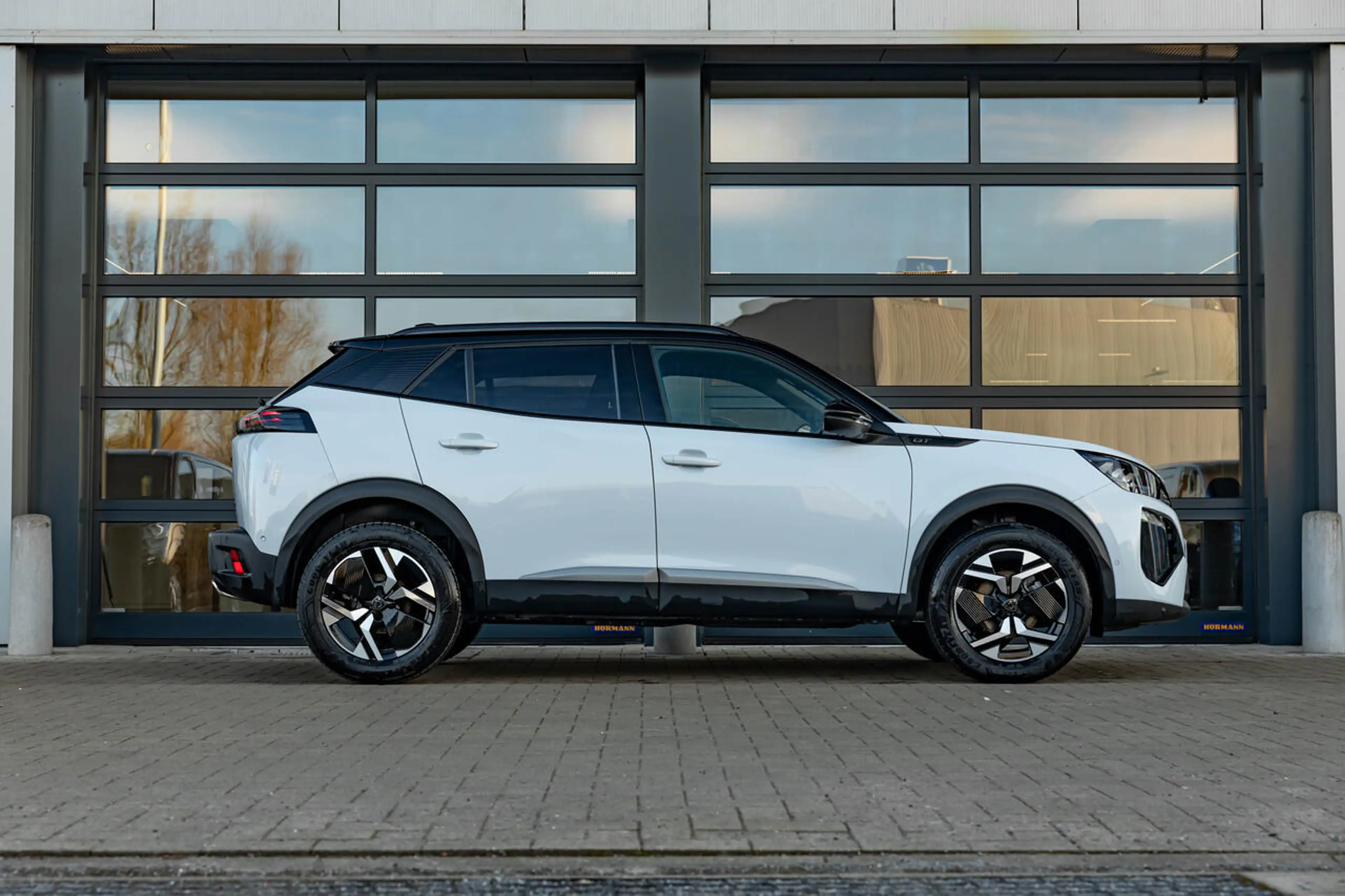 Peugeot 2008 GT | 130 PK AT I Massage I 360° Camera I Dodeho... — photo 7