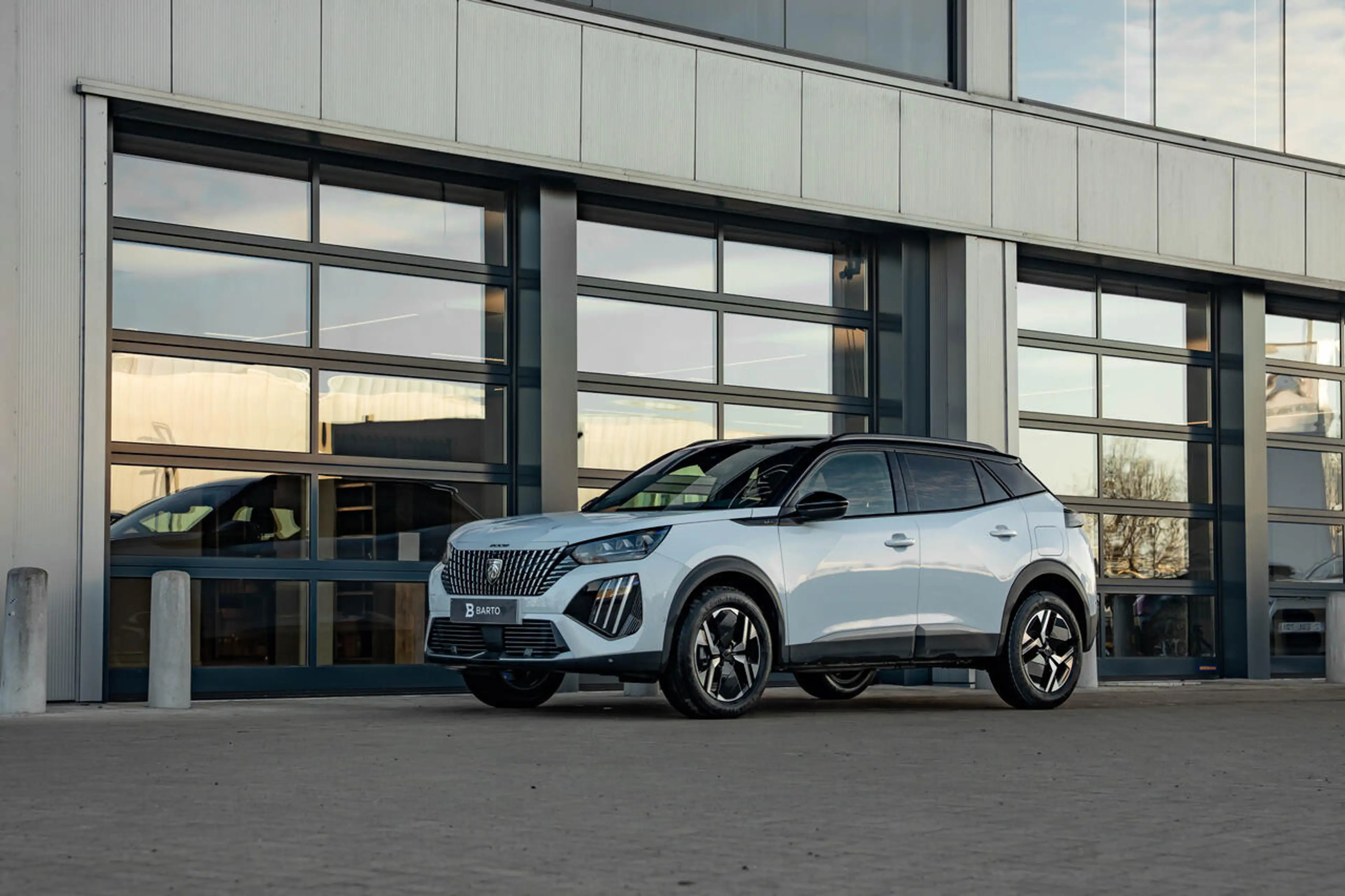 Peugeot 2008 GT | 130 PK AT I Massage I 360° Camera I Dodeho... — photo 2