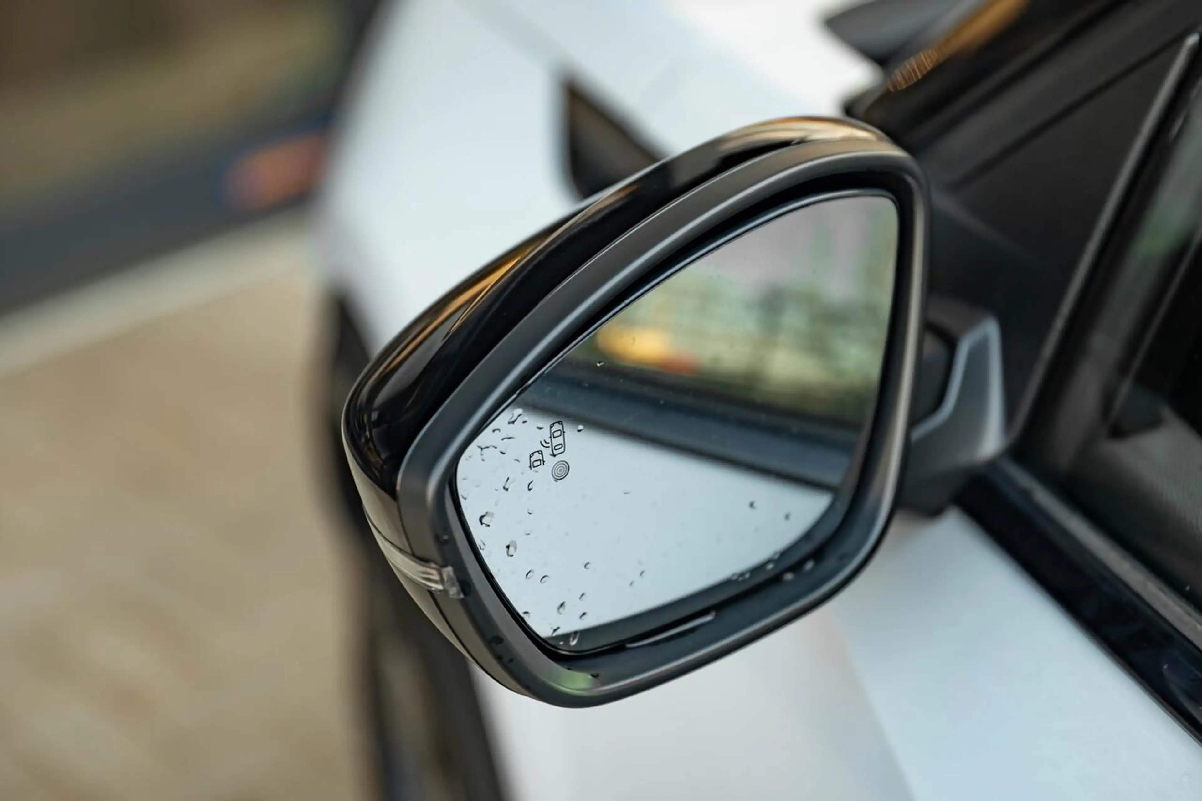 Peugeot 2008 GT | 130 PK AT I Massage I 360° Camera I Dodeho... — photo 10