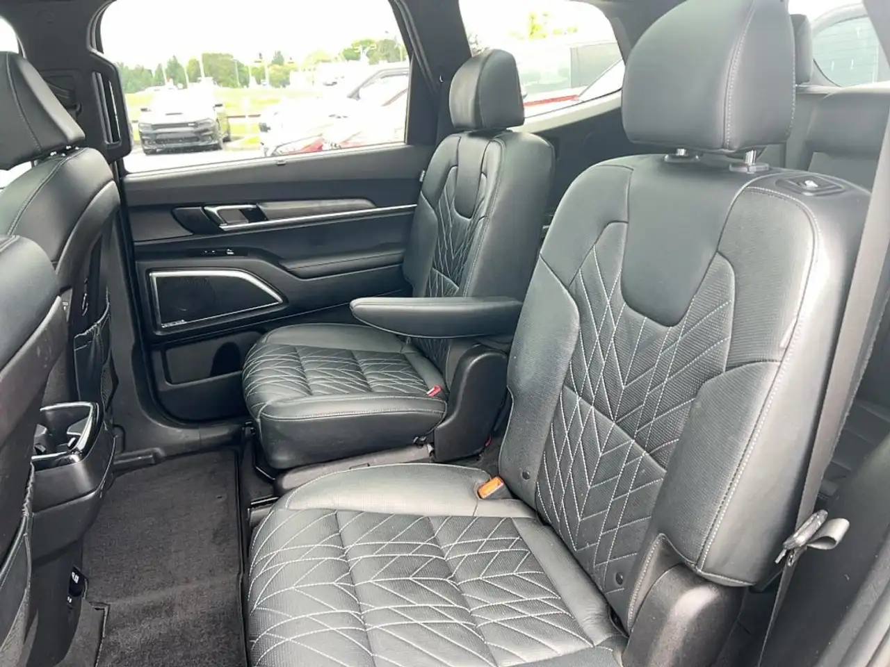 Kia Telluride снимка Kia Telluride