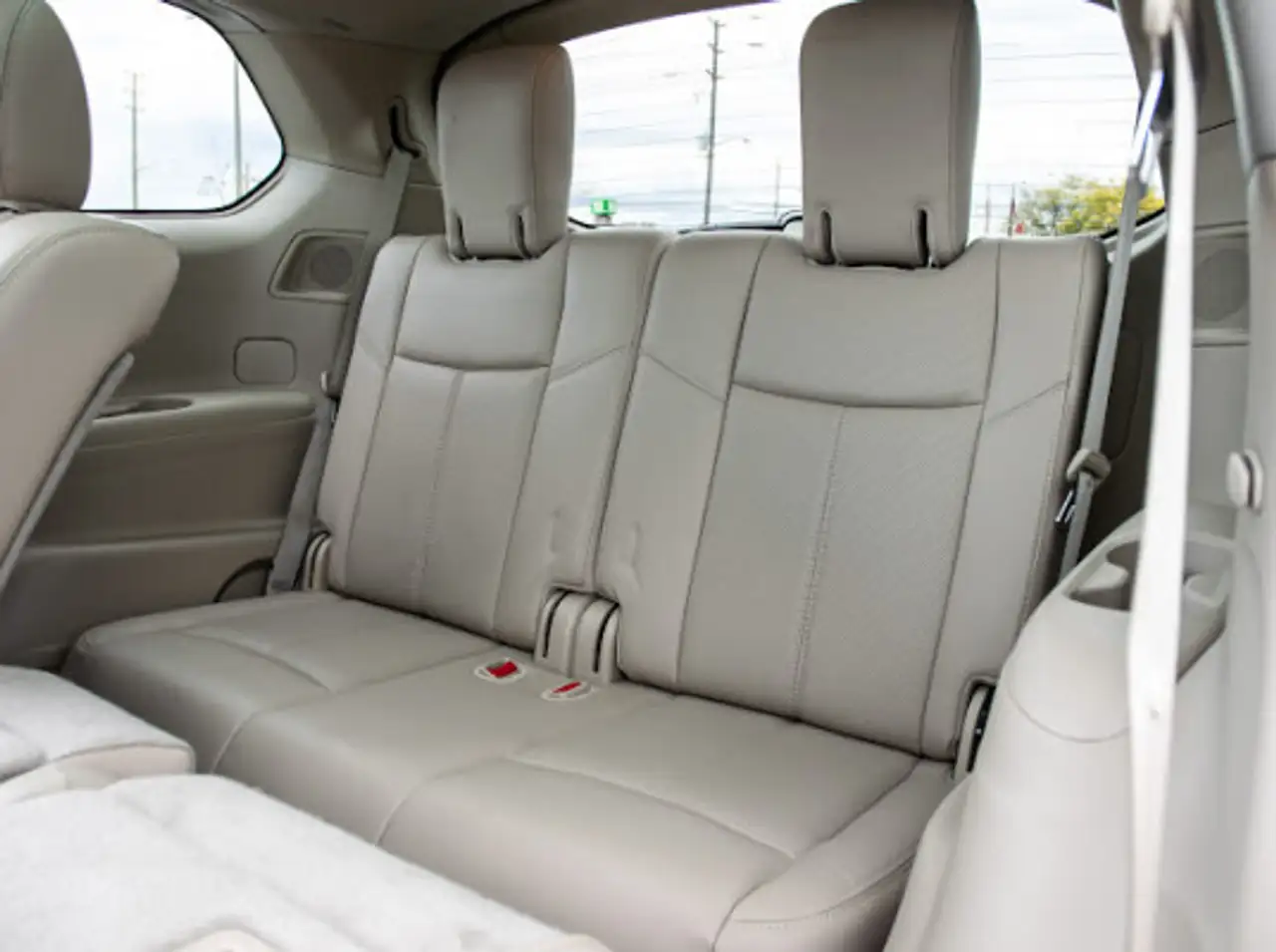 Nissan Pathfinder снимка Nissan Pathfinder