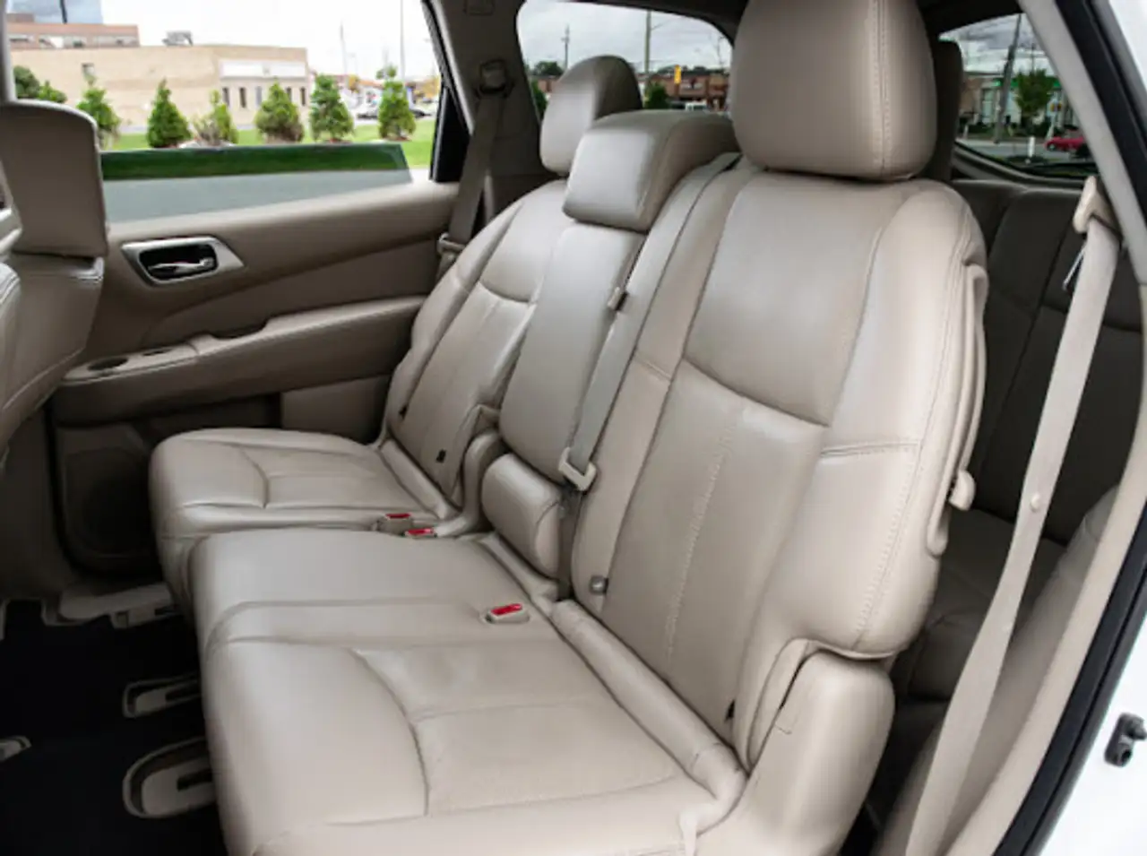 Nissan Pathfinder снимка Nissan Pathfinder