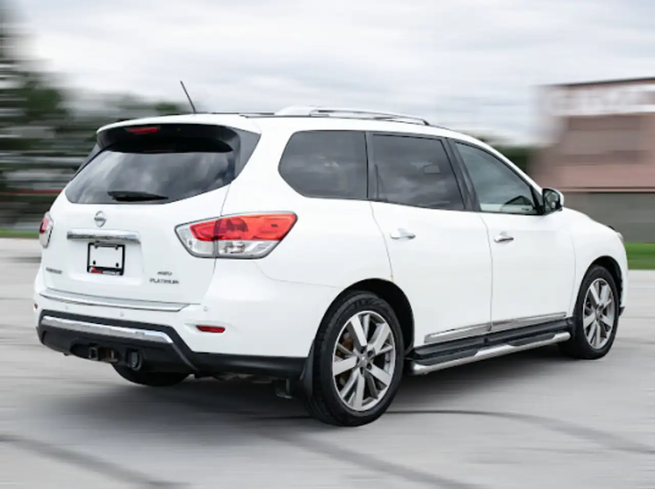 Nissan Pathfinder снимка Nissan Pathfinder