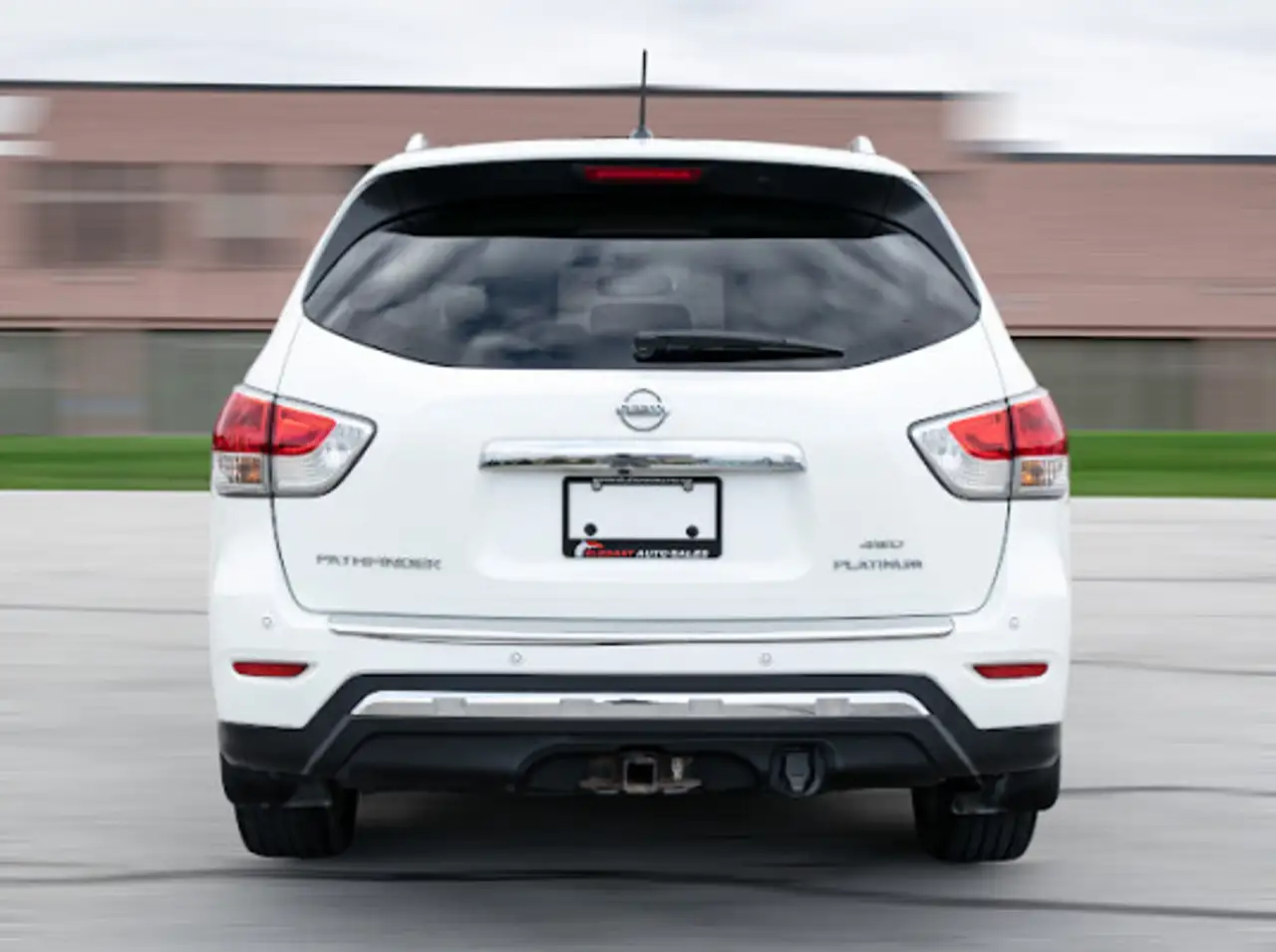 Nissan Pathfinder снимка Nissan Pathfinder