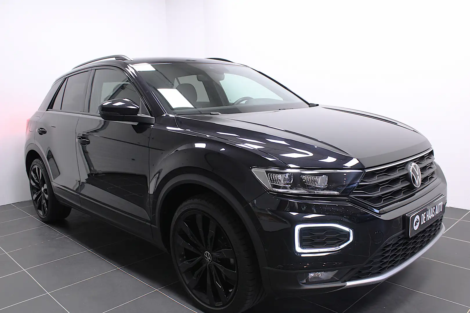 Volkswagen T-Roc 1.5 TSI Sport Black Style/19 inch/Led/Acc/Virtual/ Zwart - 2