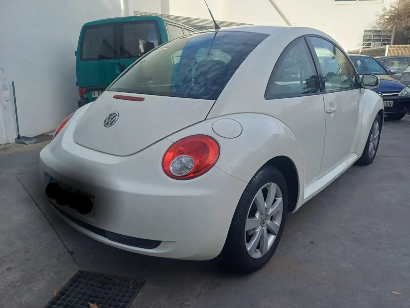Volkswagen Beetle 2.0 Aut. Blanco - 2