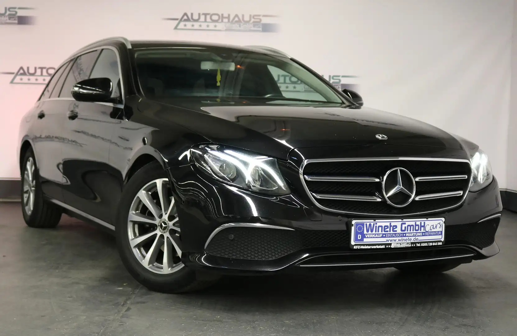 Mercedes-Benz E 200 *W-Cockpit*NAVI*TOTW*KAMERA*SHZ*LEDER*LED*u.v.m Noir - 1