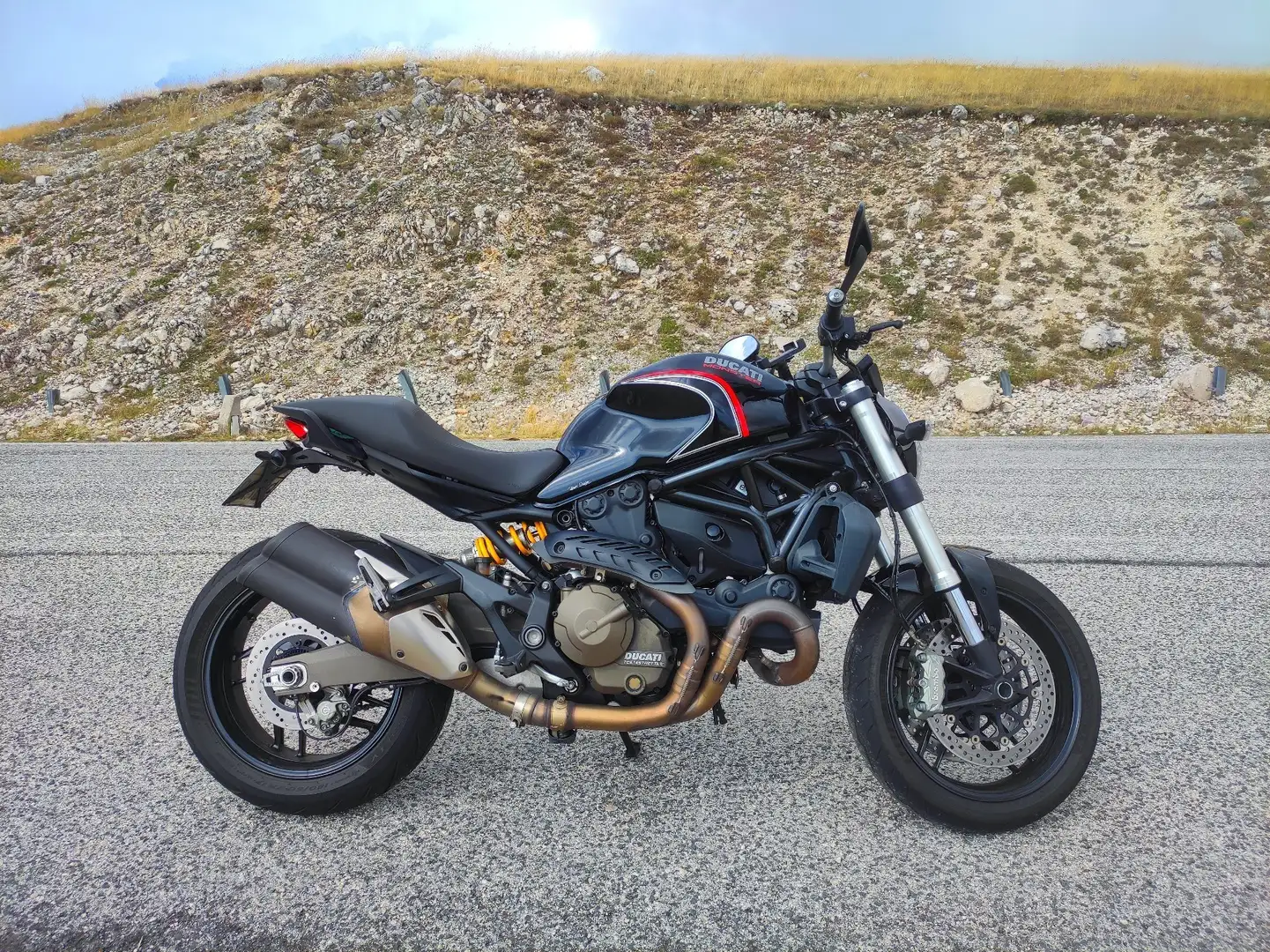 Ducati Monster 821 dark Zwart - 2