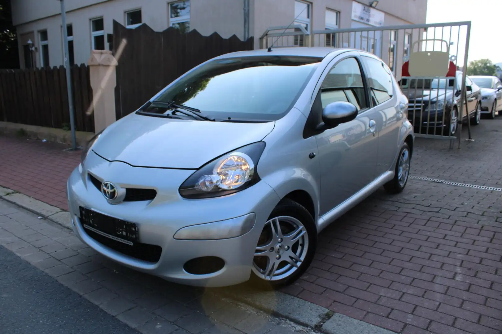 Toyota Aygo AYGO Basis|Klimaanlage|Ambiente|Alufelgen Silber - 1