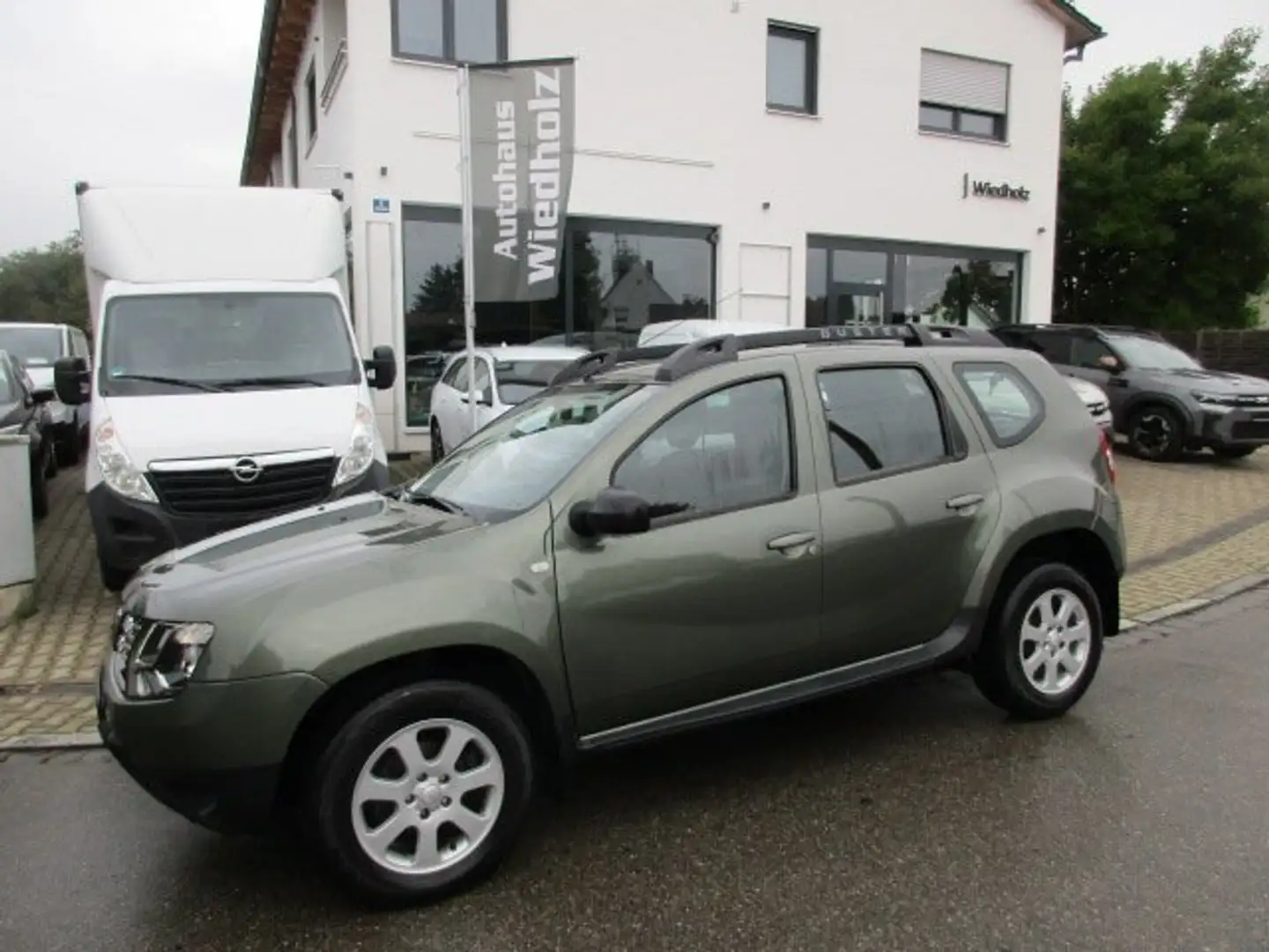 Dacia Duster Laureate 4x4 dci 110  Klima AHK Alus Top Zustand ! Grün - 1