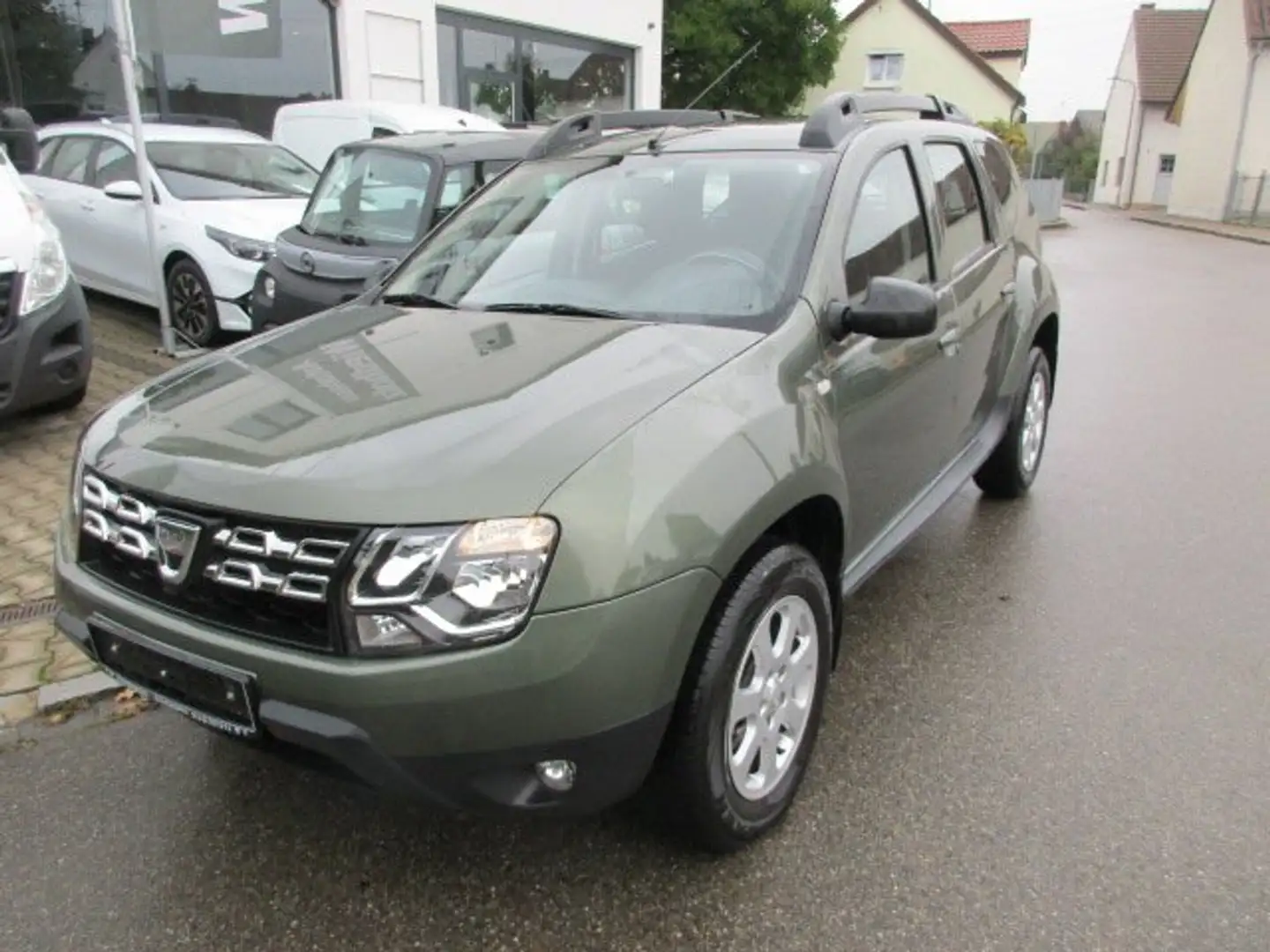 Dacia Duster Laureate 4x4 dci 110  Klima AHK Alus Top Zustand ! Grün - 2