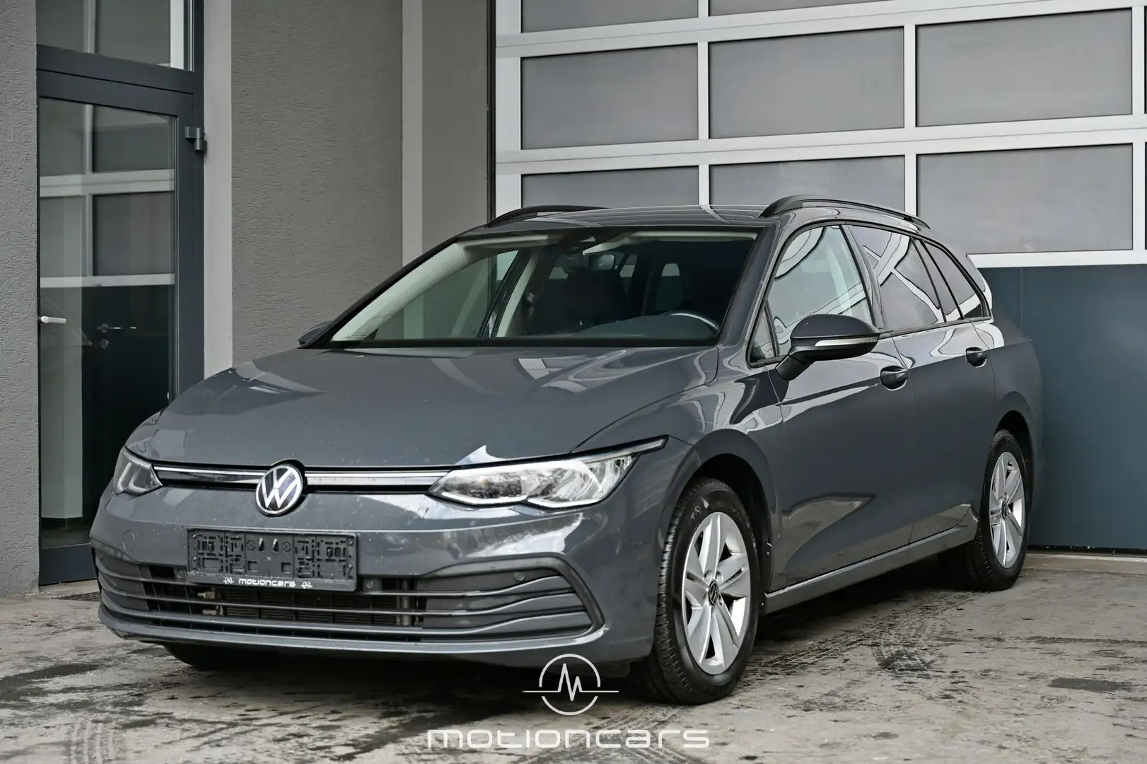 Volkswagen Golf VIII 2.0 TDI Life Pickerl NEU Grau - 1