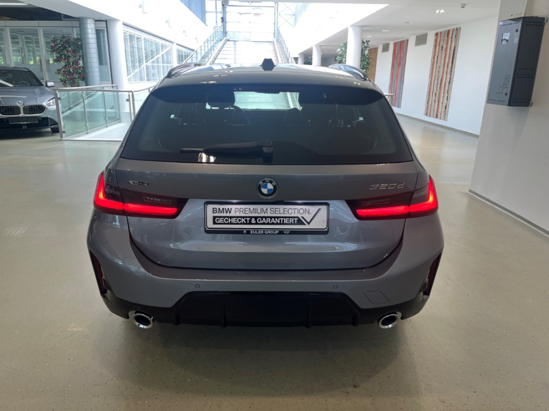 BMW 320 d xDrive Touring M Sport 18'' AHK LCProf Innov. Co — photo 4