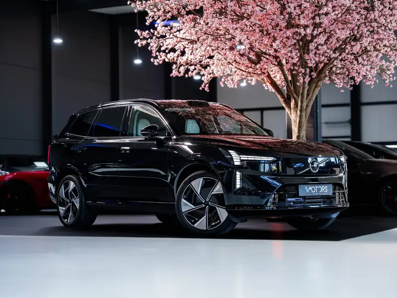 VOLVO Ex90