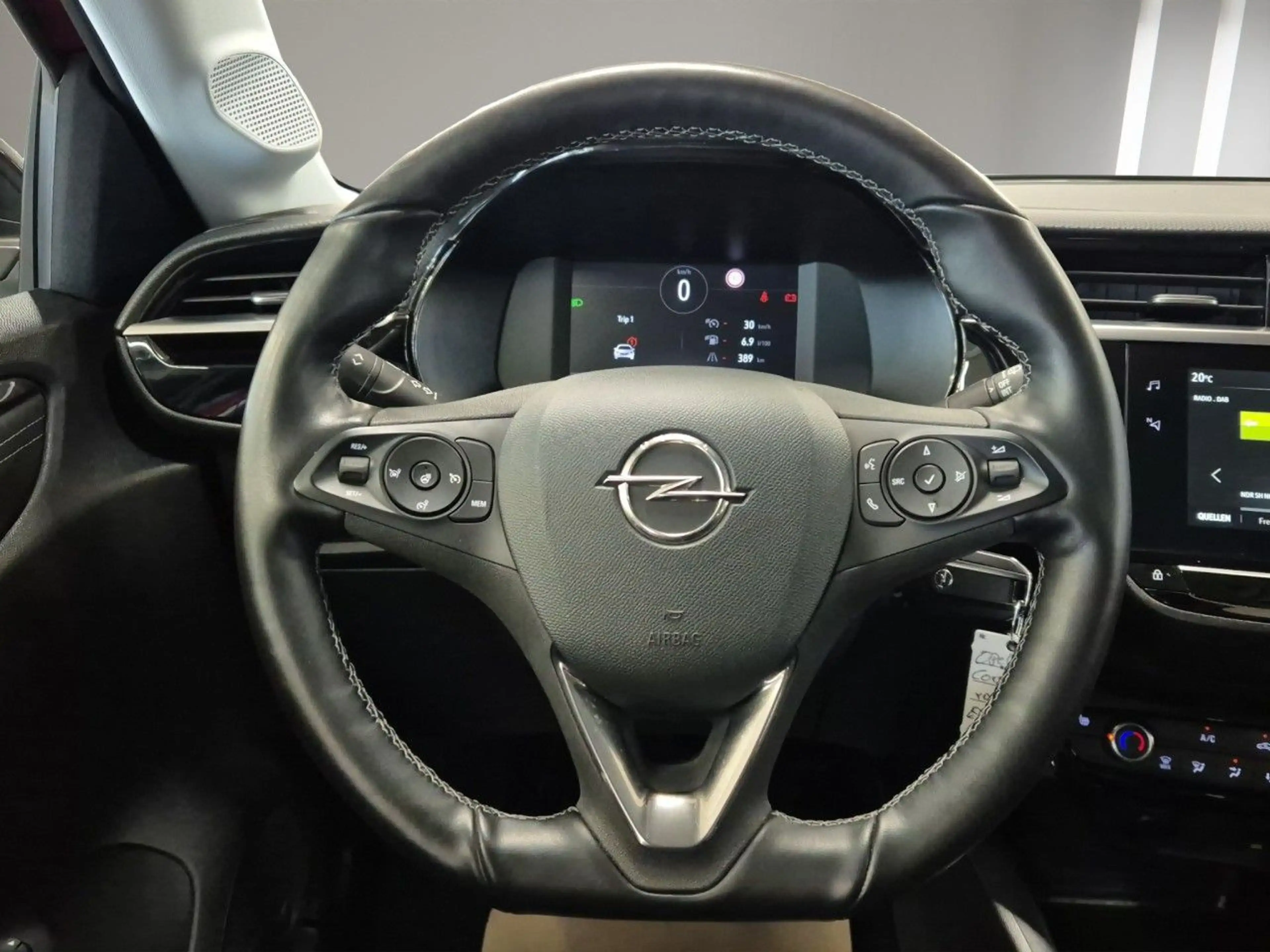 Opel Corsa Elegance 1.2 Turbo 6 Gang PDC Ganzjahr Car — photo 8