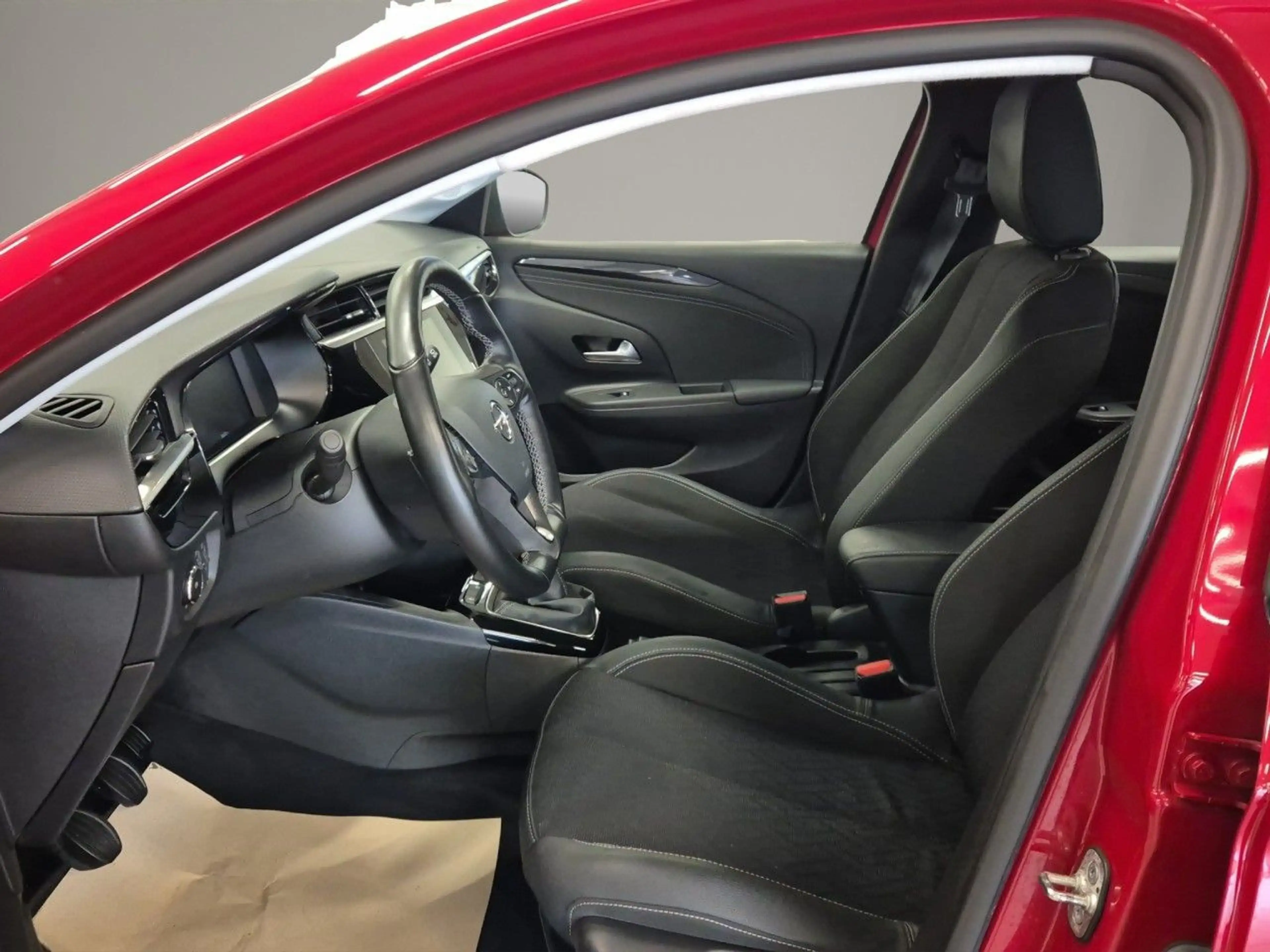 Opel Corsa Elegance 1.2 Turbo 6 Gang PDC Ganzjahr Car — photo 9