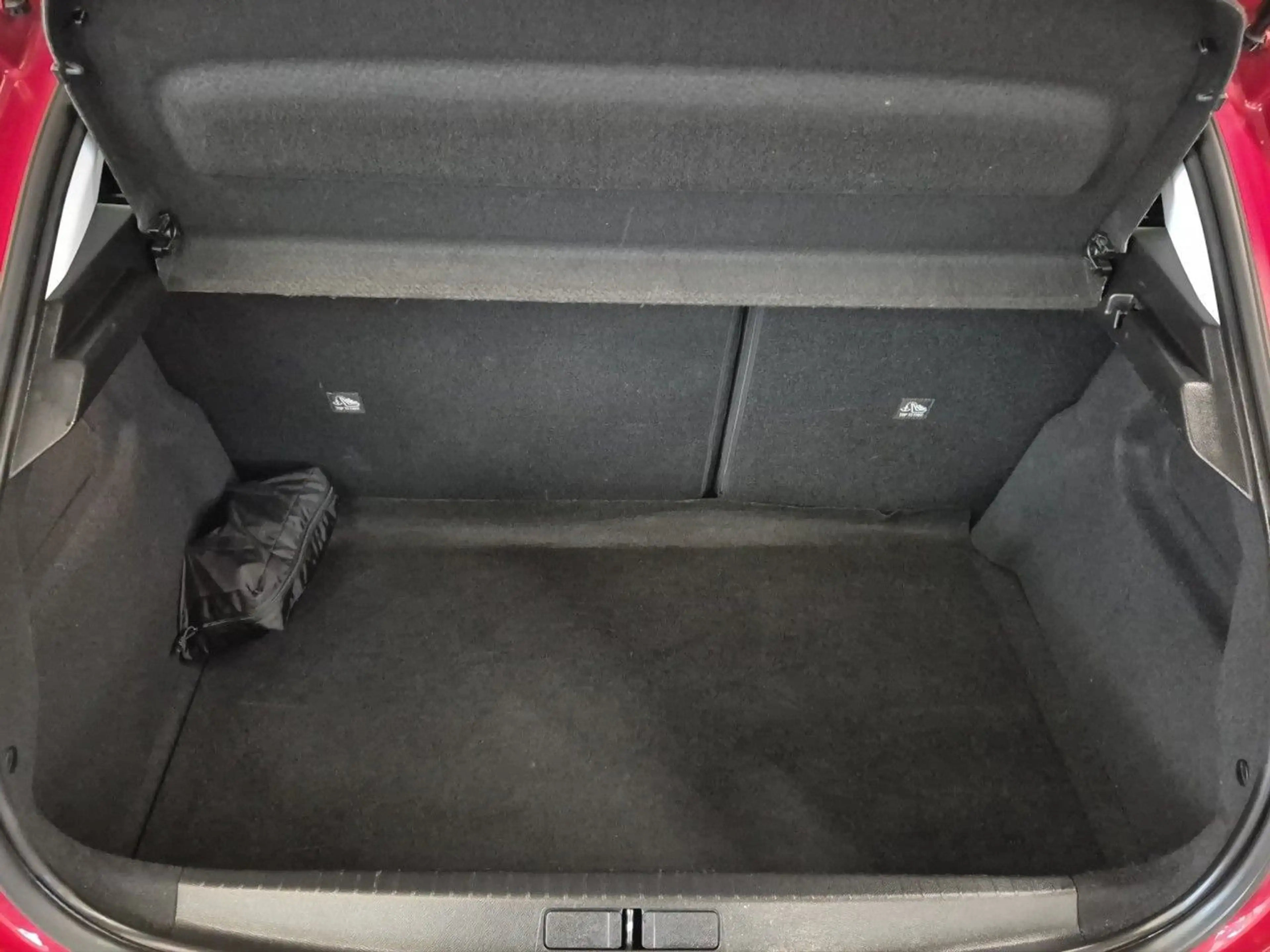 Opel Corsa Elegance 1.2 Turbo 6 Gang PDC Ganzjahr Car — photo 13