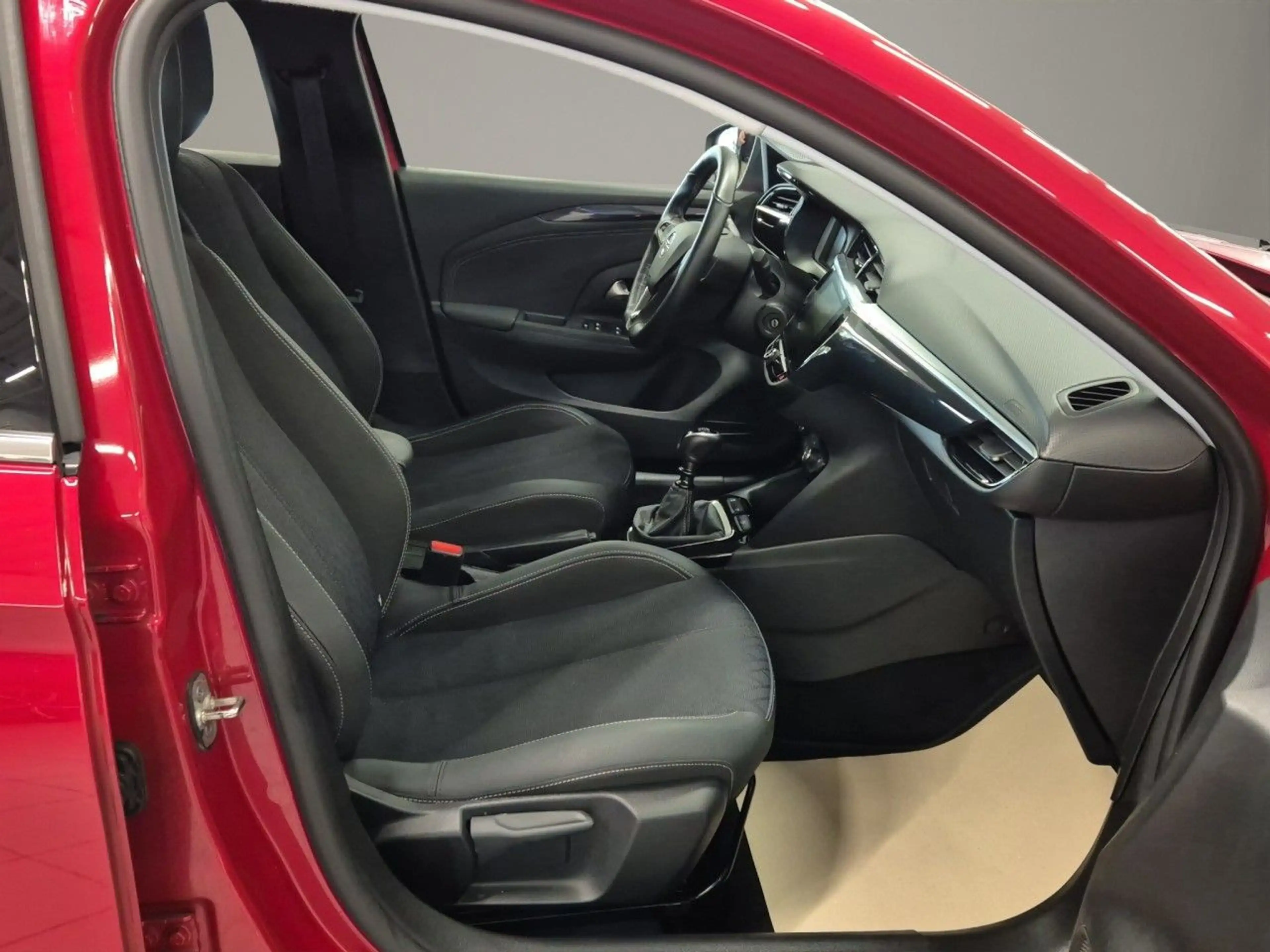Opel Corsa Elegance 1.2 Turbo 6 Gang PDC Ganzjahr Car — photo 11