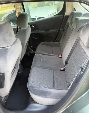 Peugeot 207 view 9