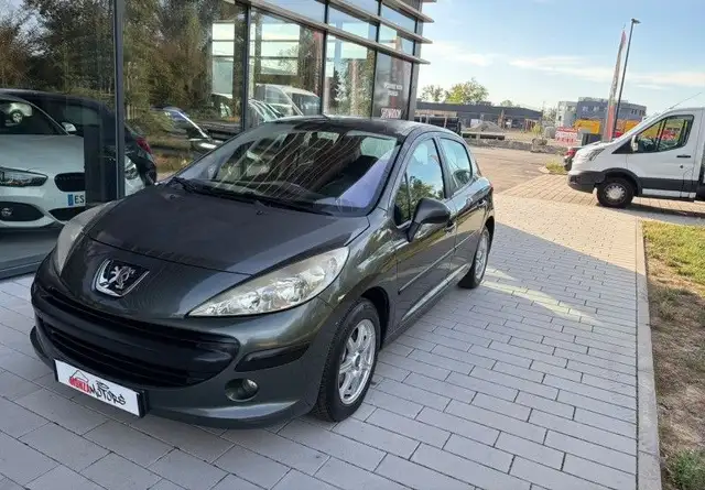 2007 Peugeot 207 in Grey for sale