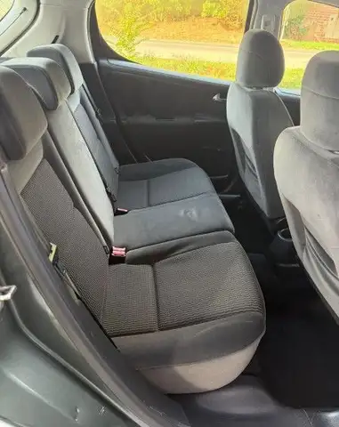 Peugeot 207 view 8